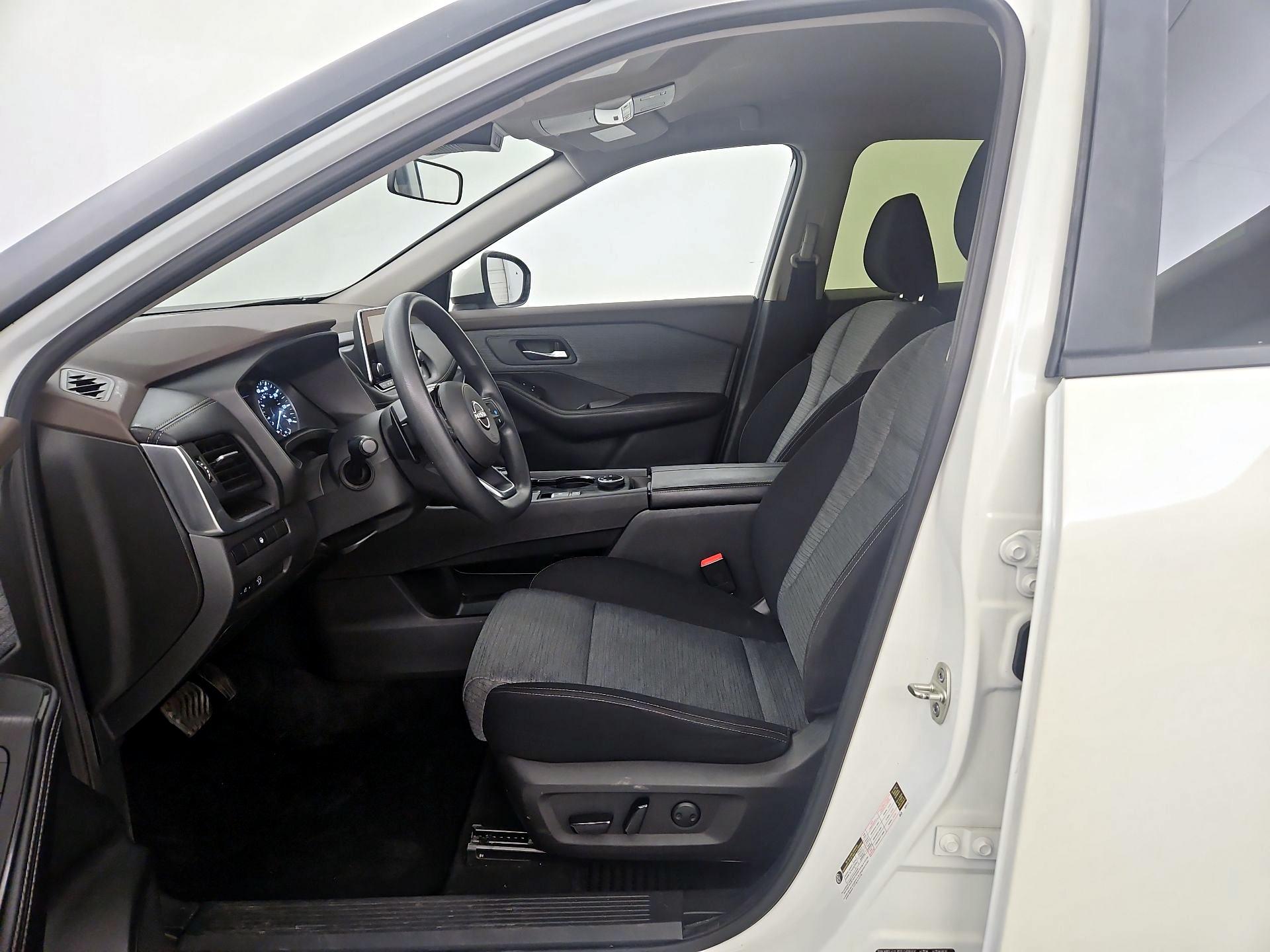 Thumbnail: 2023 Nissan Rogue - 11