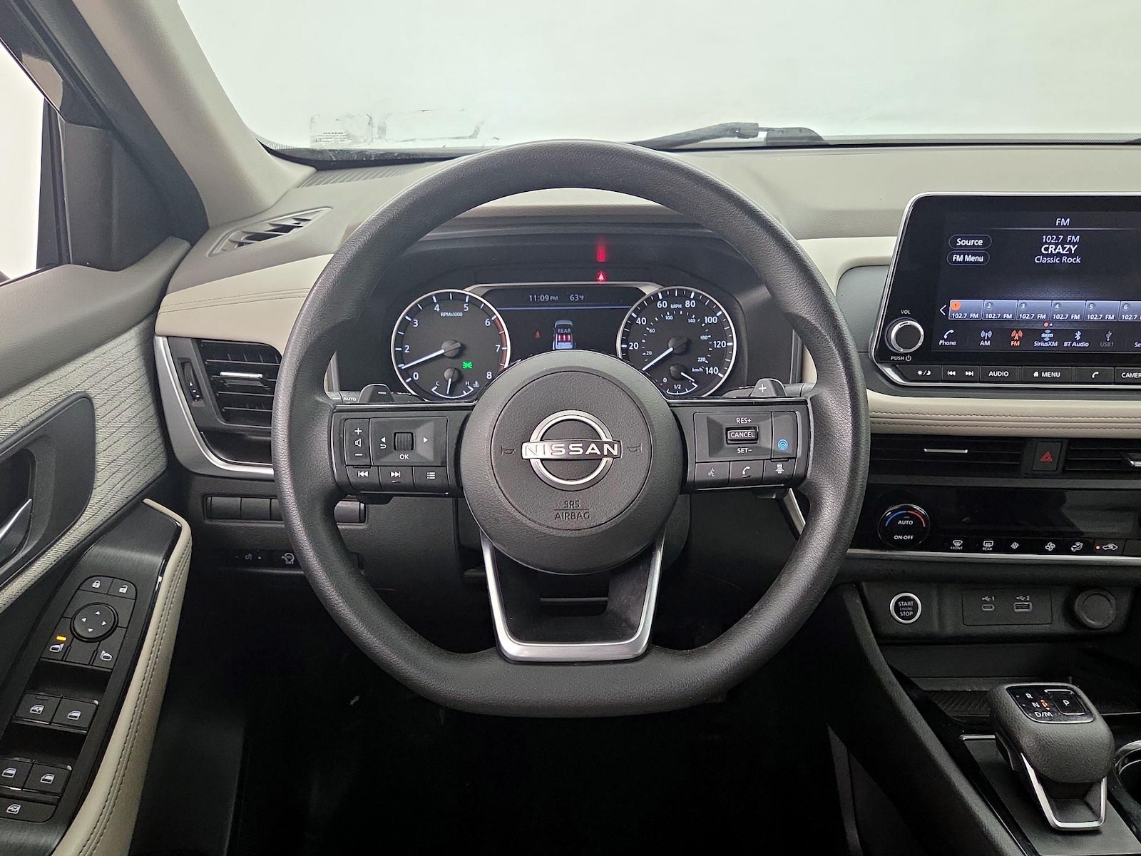 2023 Nissan Rogue SV - Photo 11