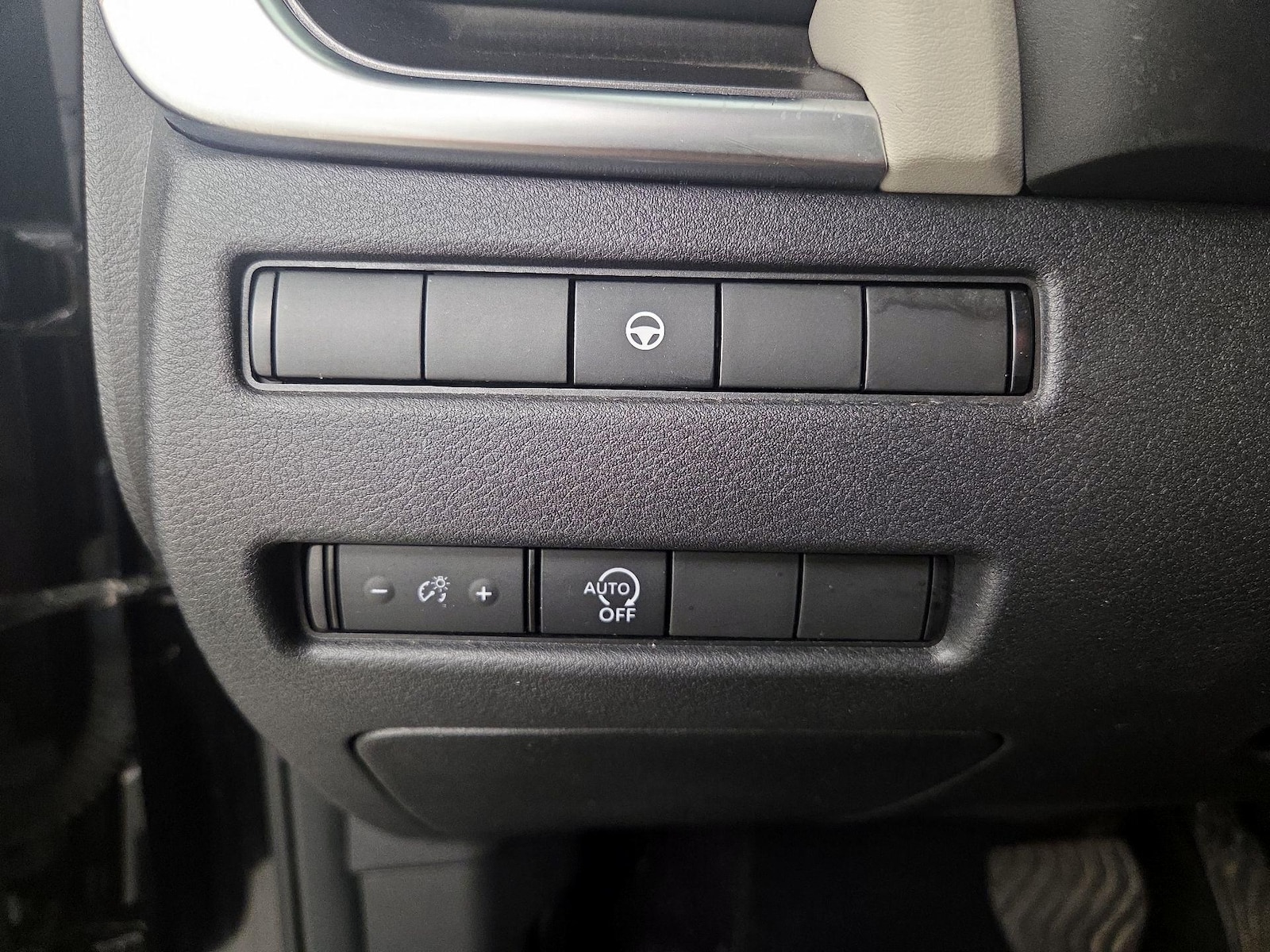 2023 Nissan Rogue SV - Photo 14