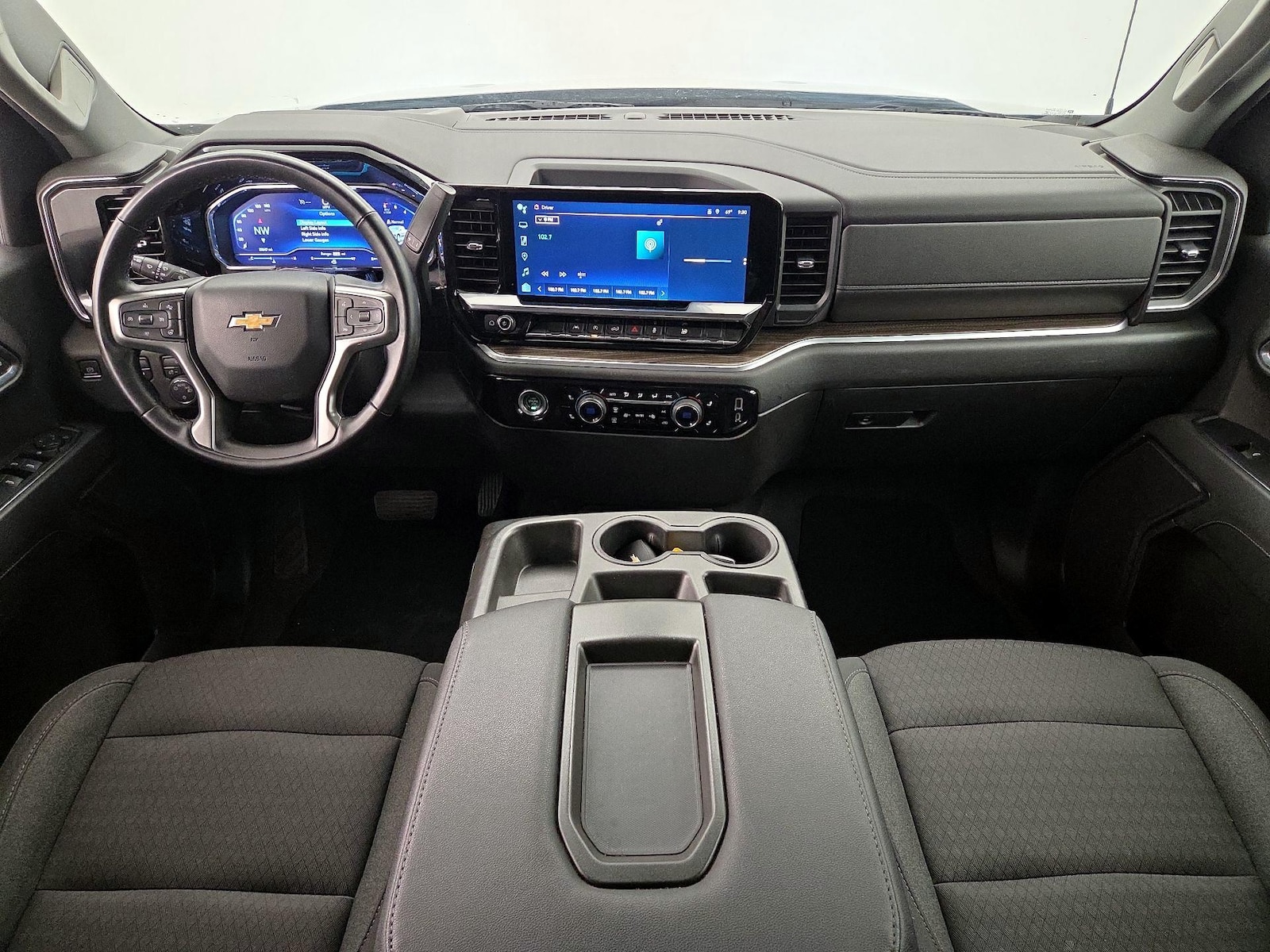 2023 Chevrolet Silverado 1500 LT - Photo 10