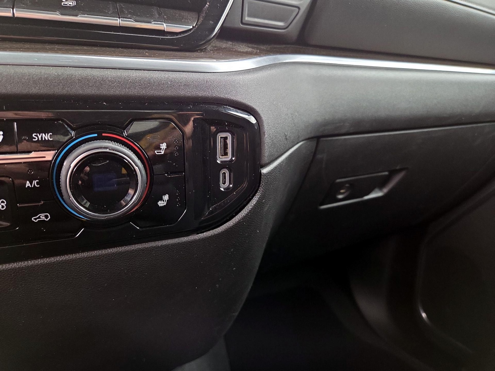 2023 Chevrolet Silverado 1500 LT - Photo 19
