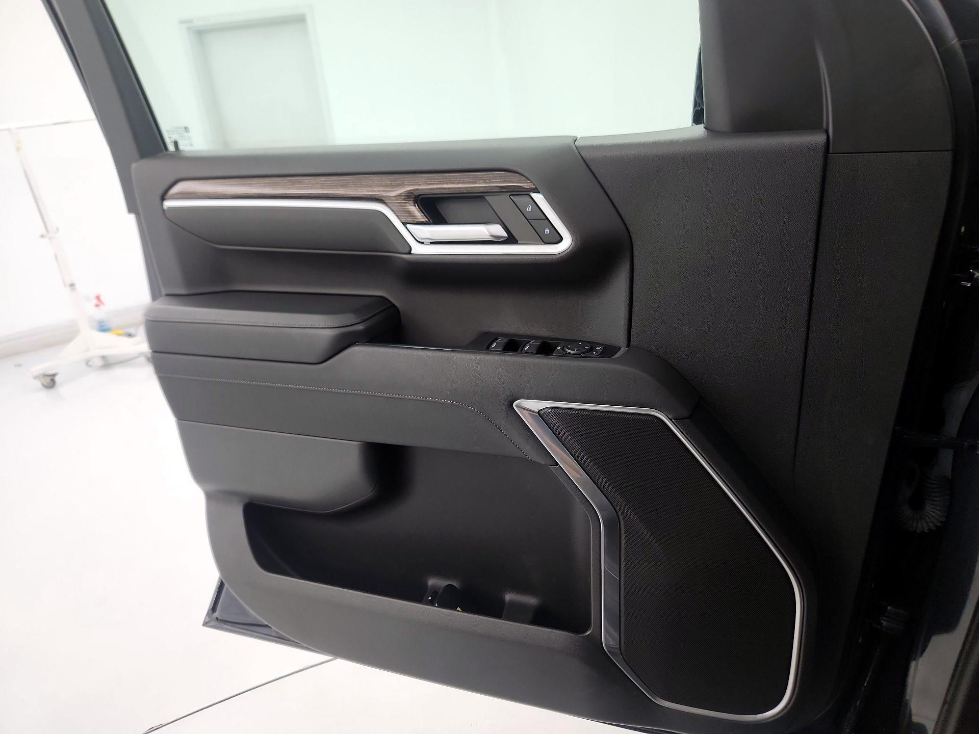 Thumbnail: 2023 GMC Sierra 1500 - 12