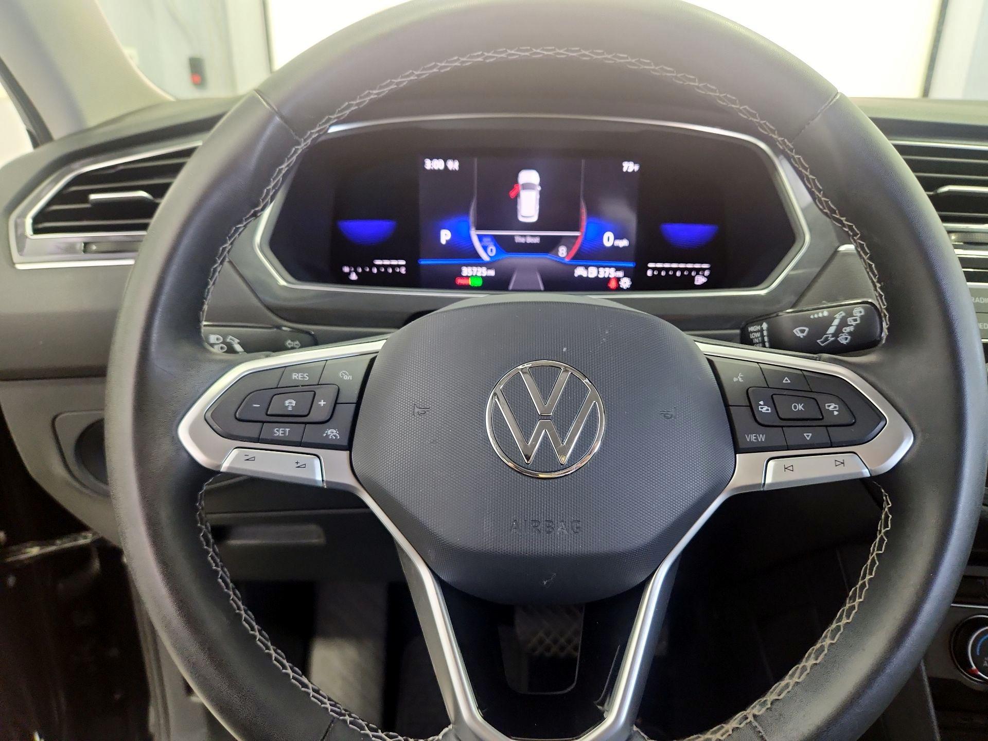 Thumbnail: 2023 Volkswagen Tiguan - 10