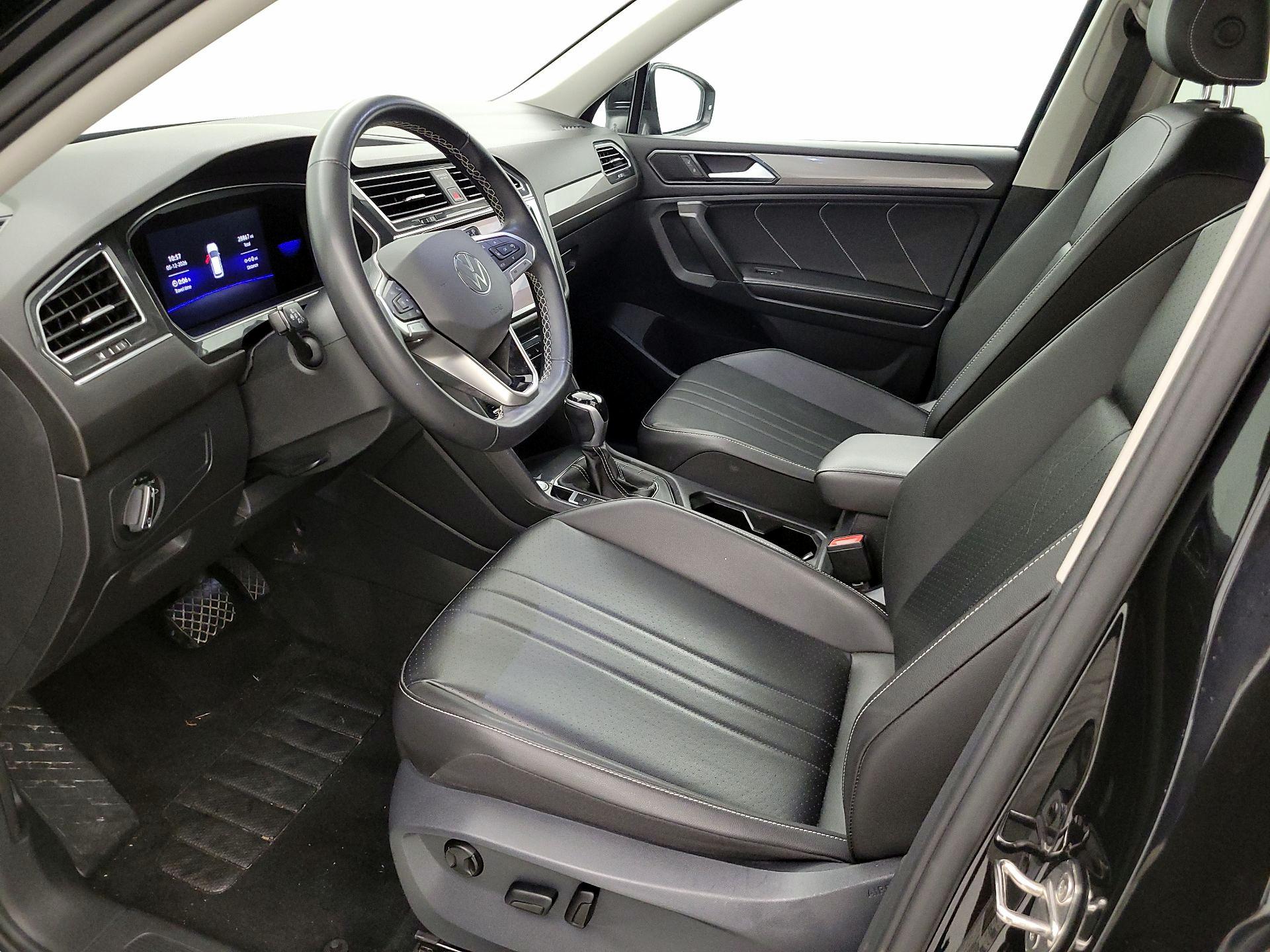 Thumbnail: 2022 Volkswagen Tiguan - 11