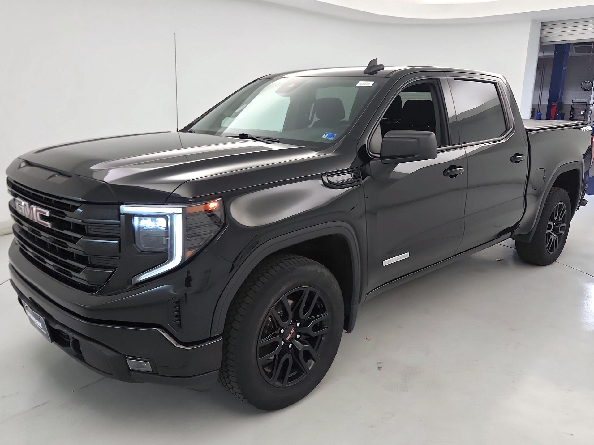 Thumbnail: 2023 GMC Sierra 1500 - 3