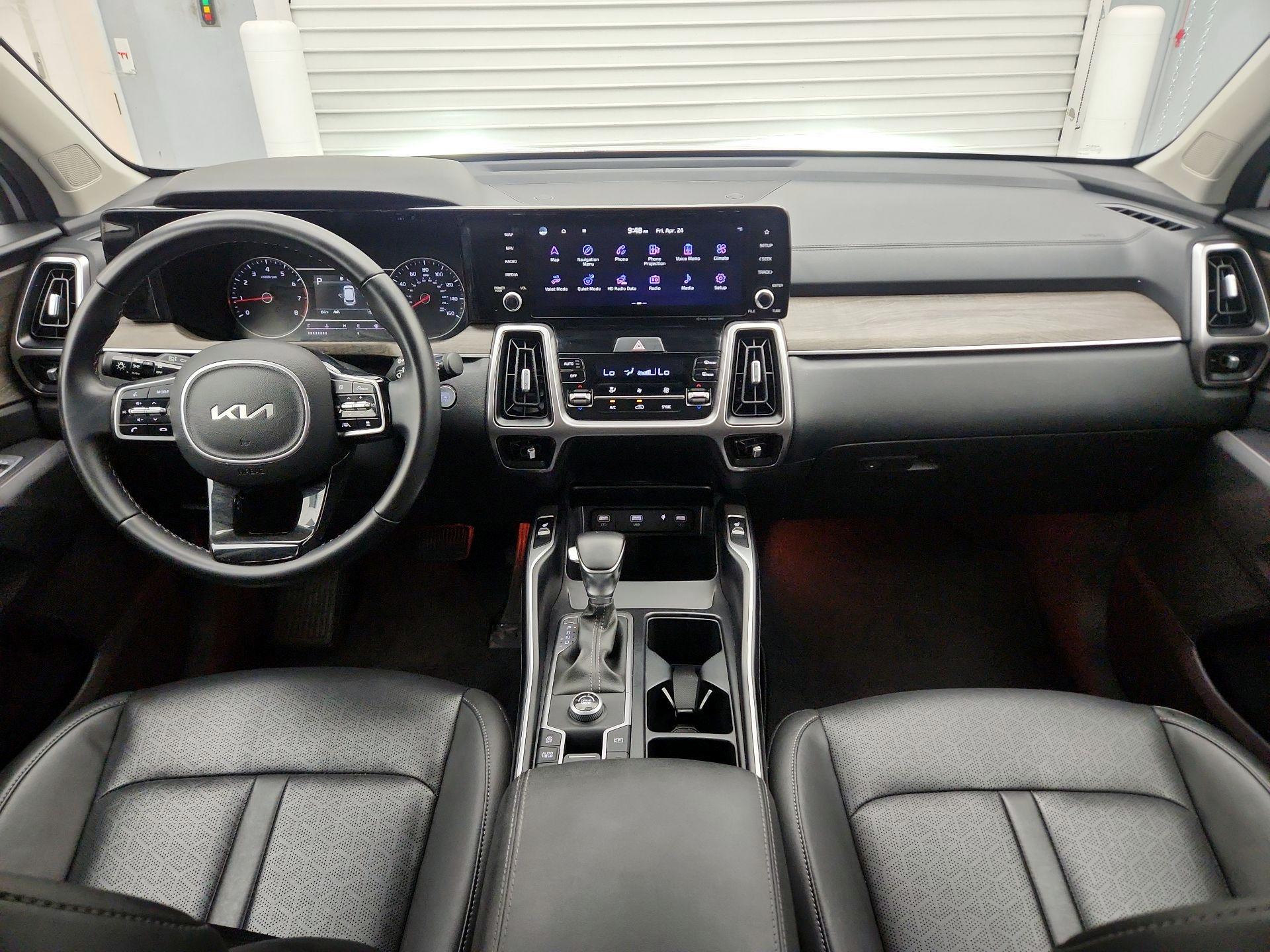 Thumbnail: 2022 Kia Sorento - 9