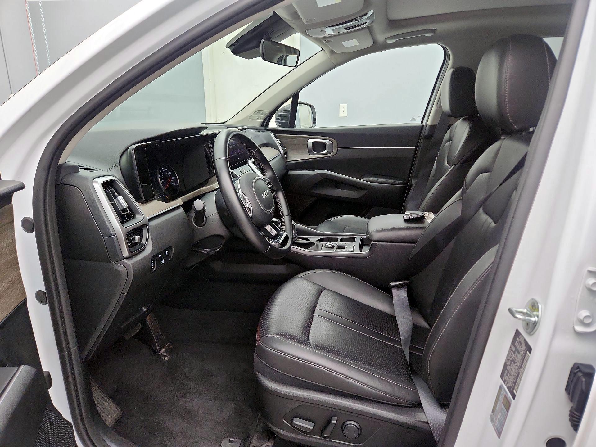 Thumbnail: 2022 Kia Sorento - 11