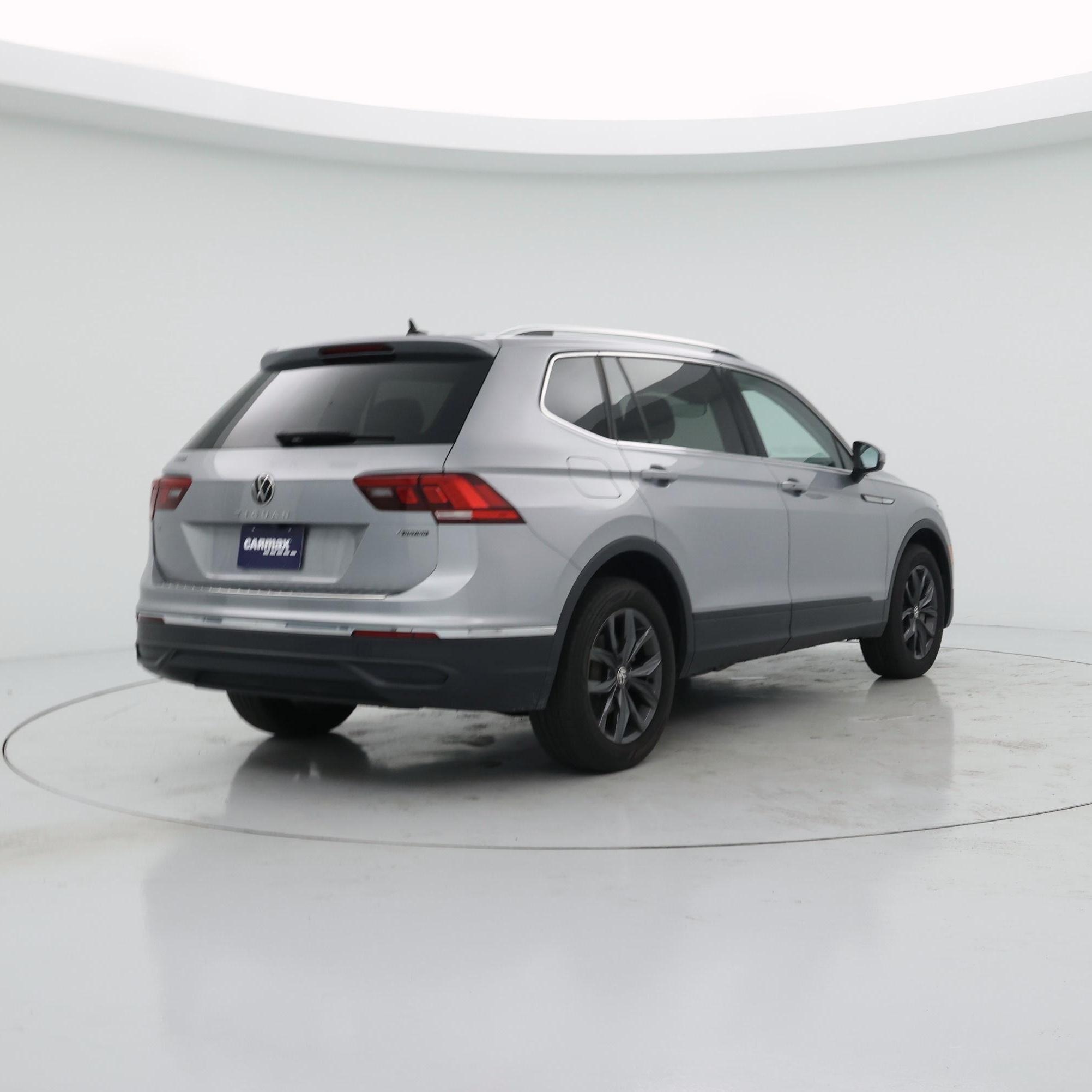 Thumbnail: 2022 Volkswagen Tiguan - 8