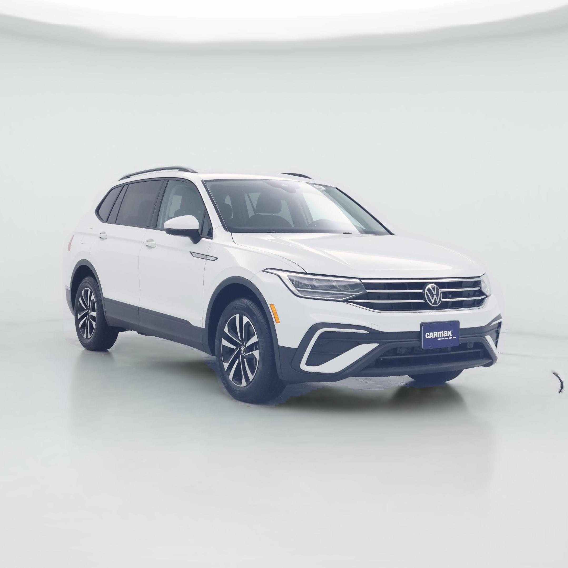 Thumbnail: 2023 Volkswagen Tiguan - 1