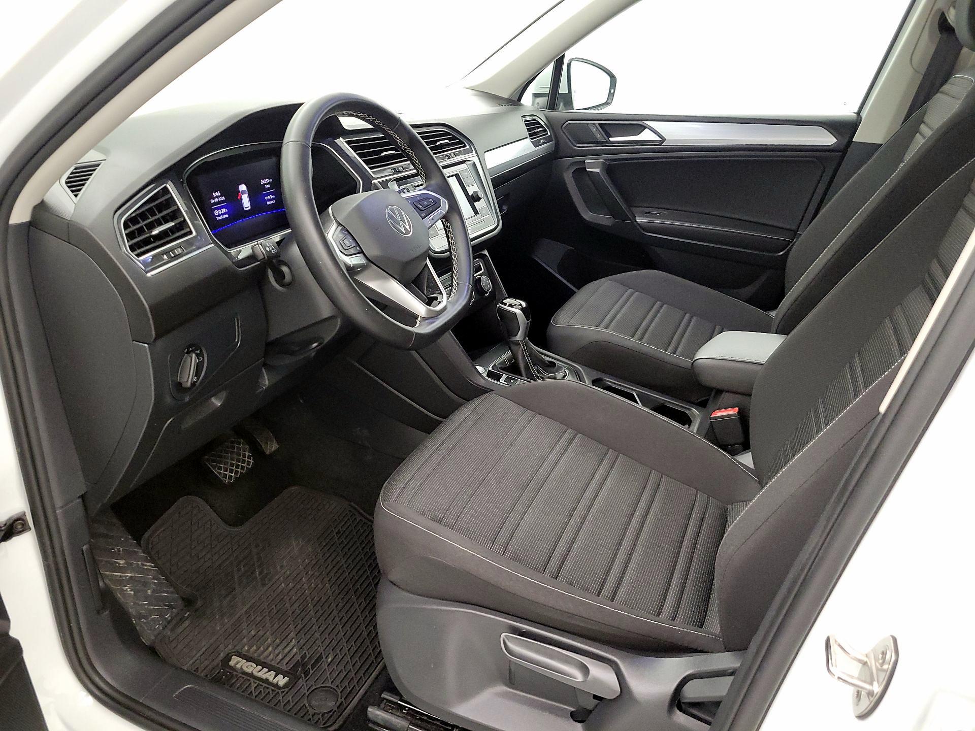 Thumbnail: 2023 Volkswagen Tiguan - 11
