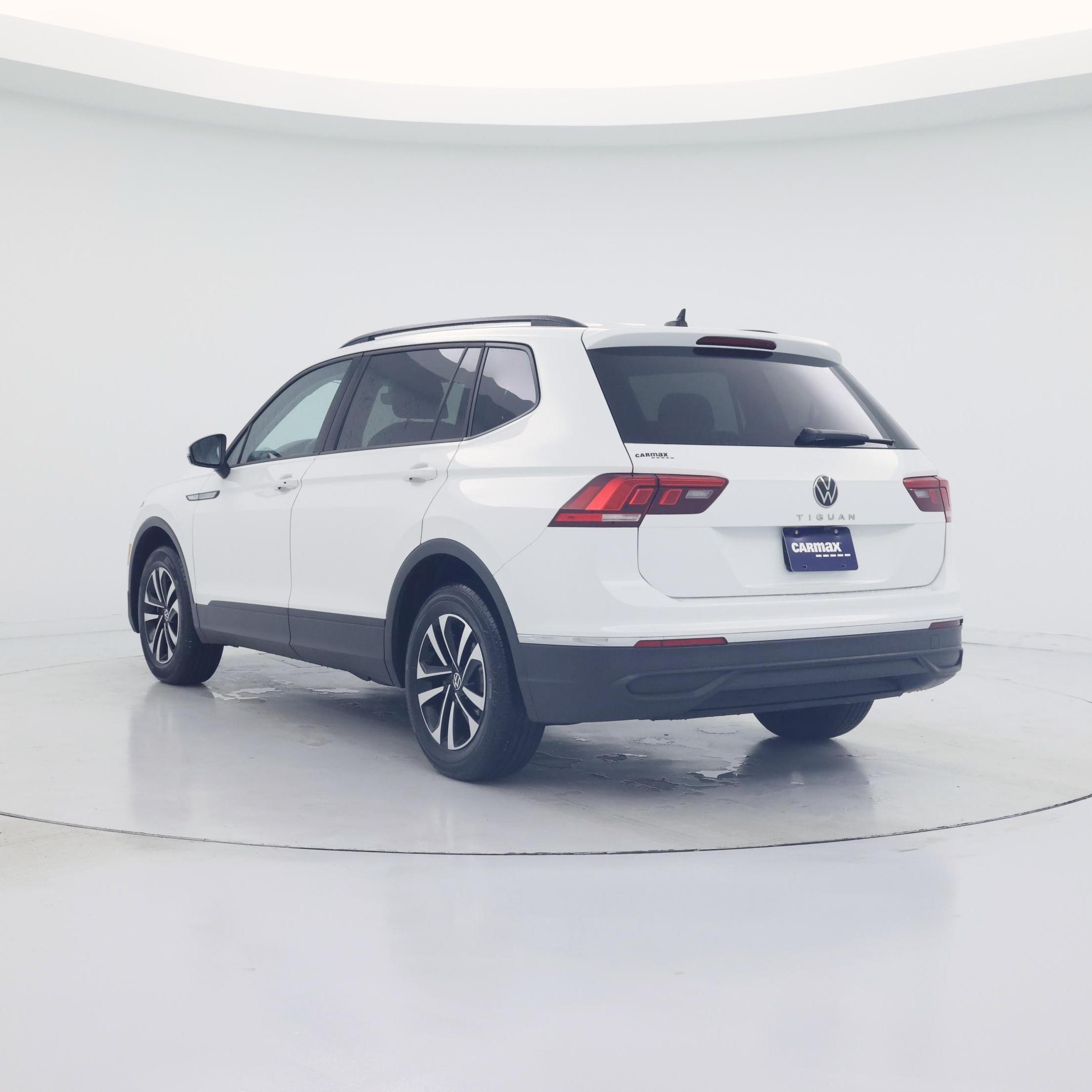 Thumbnail: 2023 Volkswagen Tiguan - 2