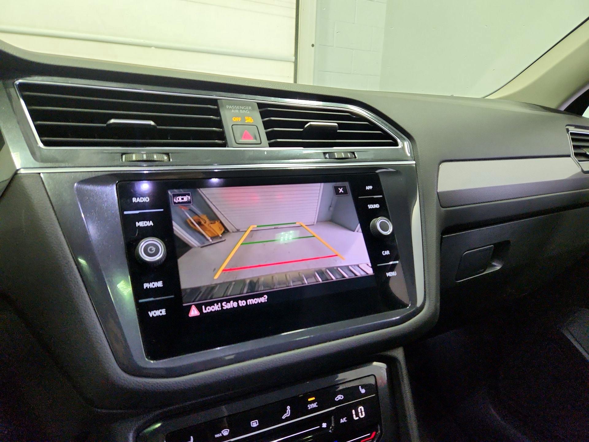 Thumbnail: 2023 Volkswagen Tiguan - 14