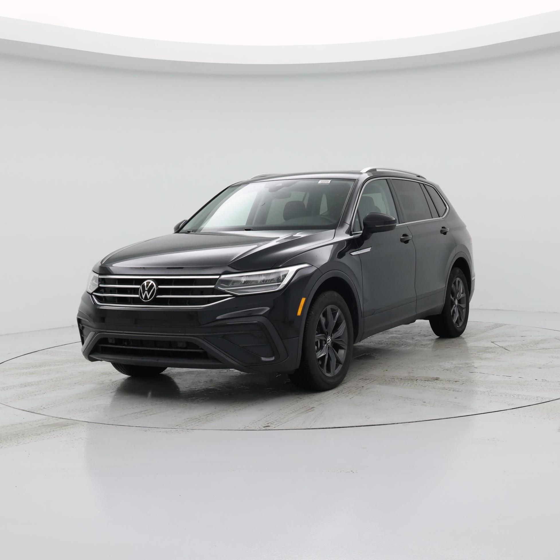 Thumbnail: 2023 Volkswagen Tiguan - 4
