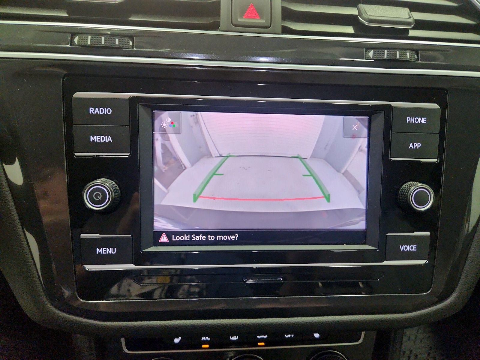 2022 Volkswagen Tiguan S - Photo 14