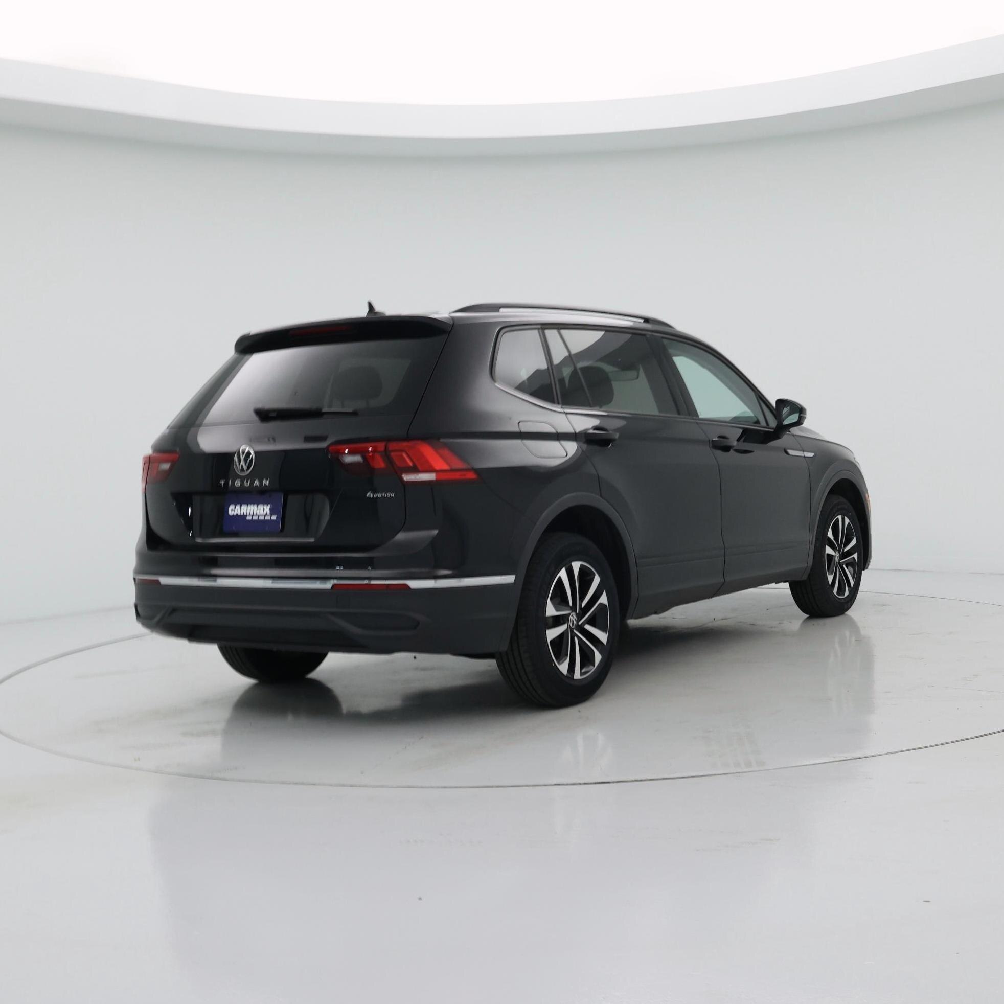 Thumbnail: 2022 Volkswagen Tiguan - 8