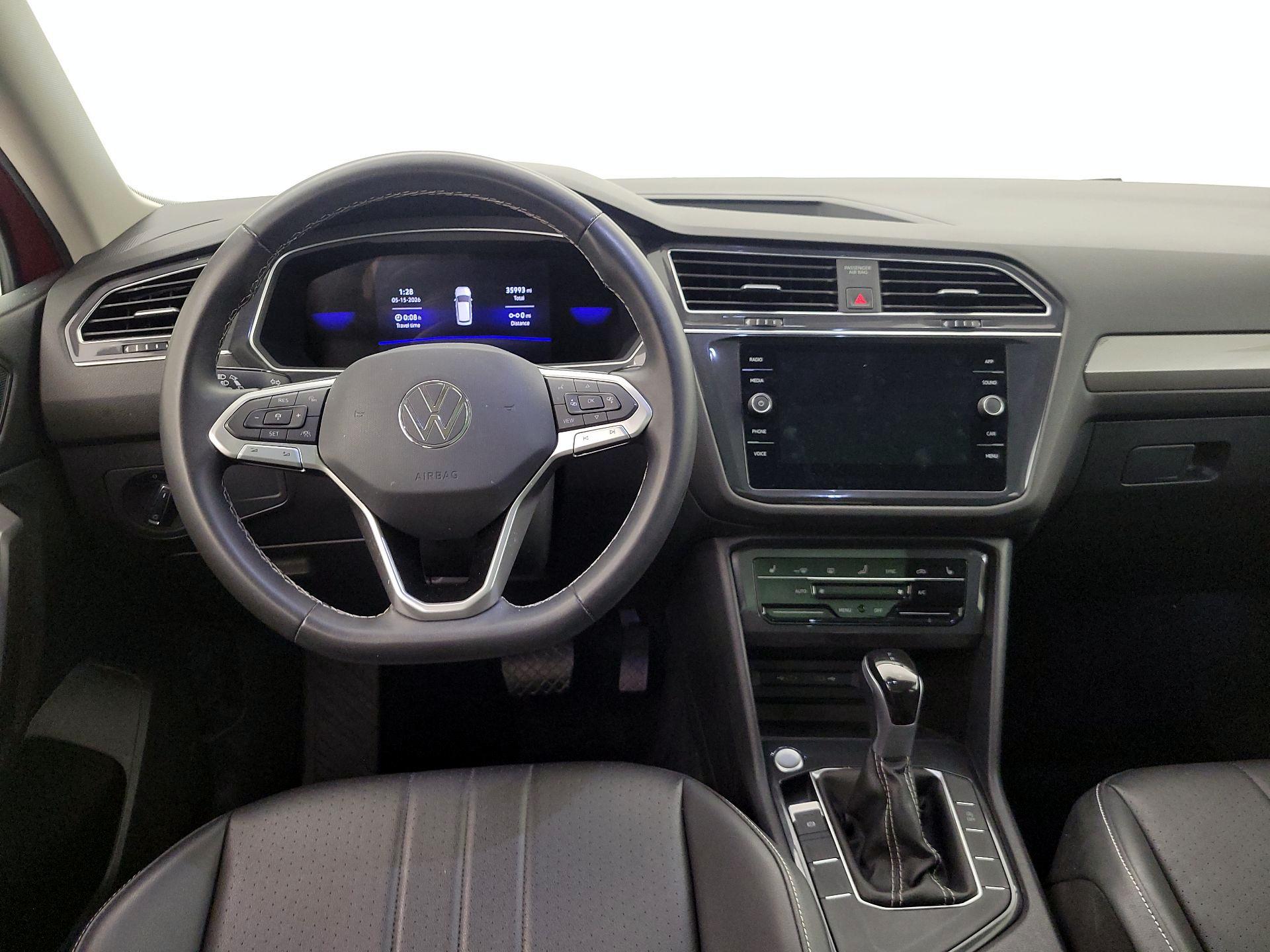 Thumbnail: 2023 Volkswagen Tiguan - 10