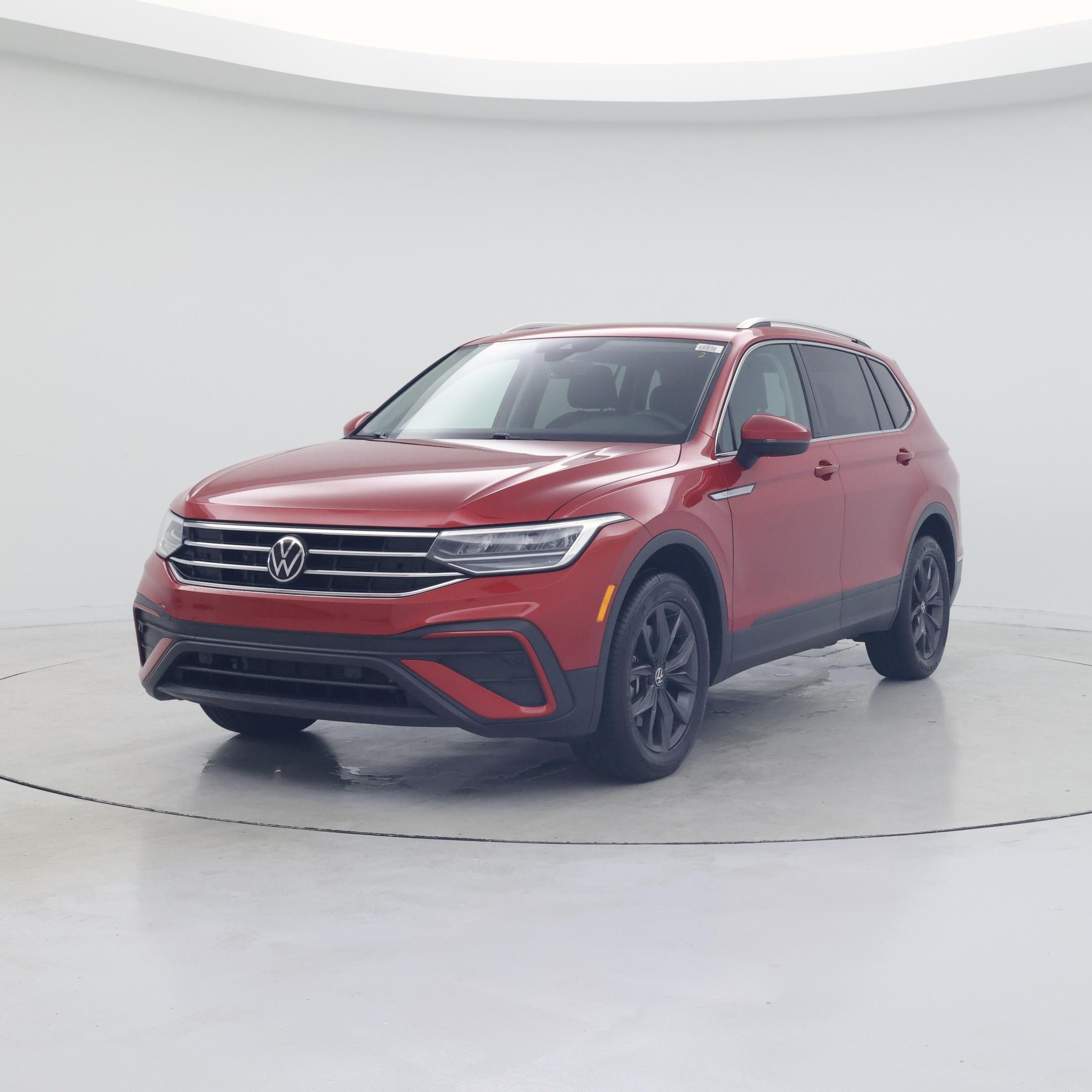 Thumbnail: 2023 Volkswagen Tiguan - 4