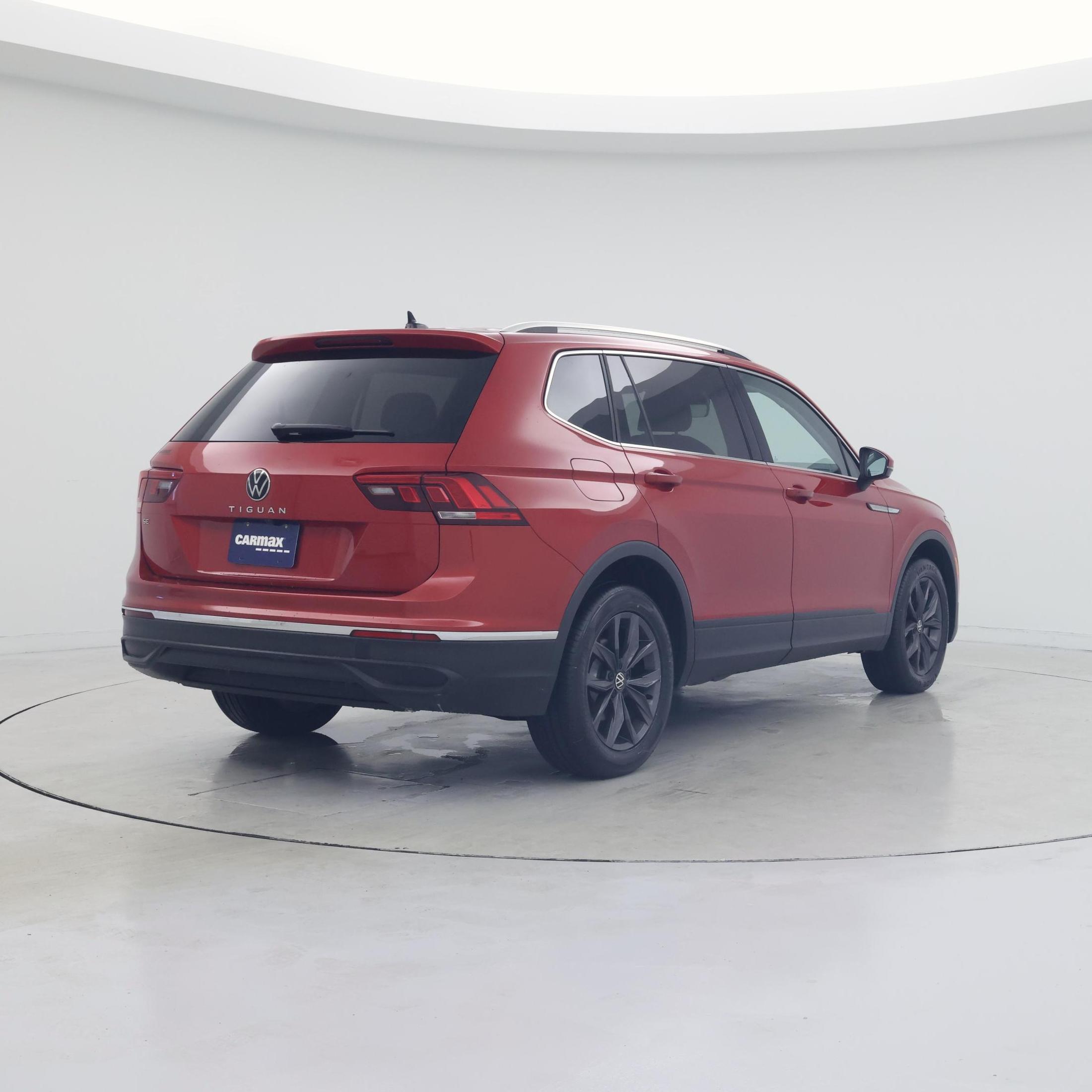 Thumbnail: 2023 Volkswagen Tiguan - 8