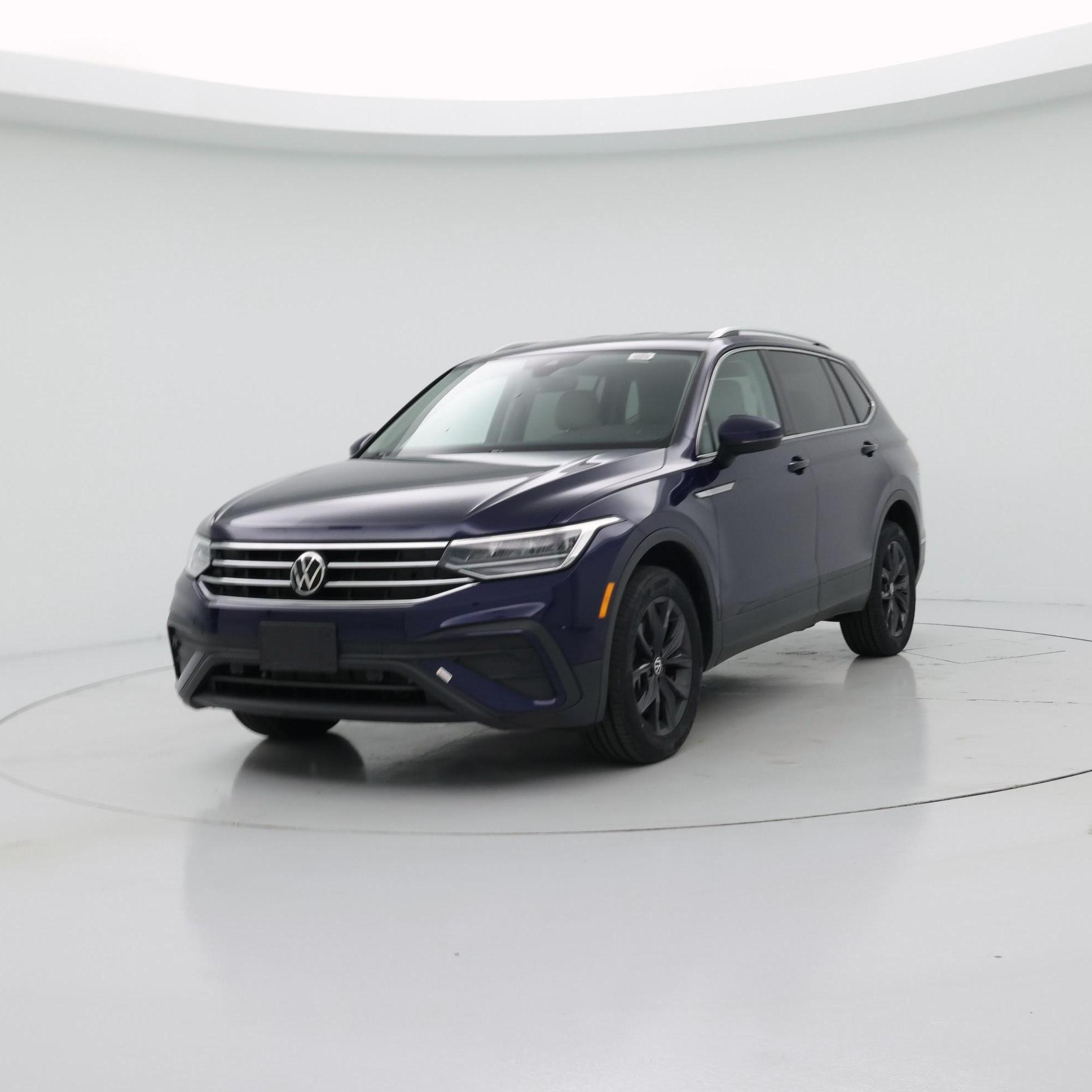 Thumbnail: 2022 Volkswagen Tiguan - 4