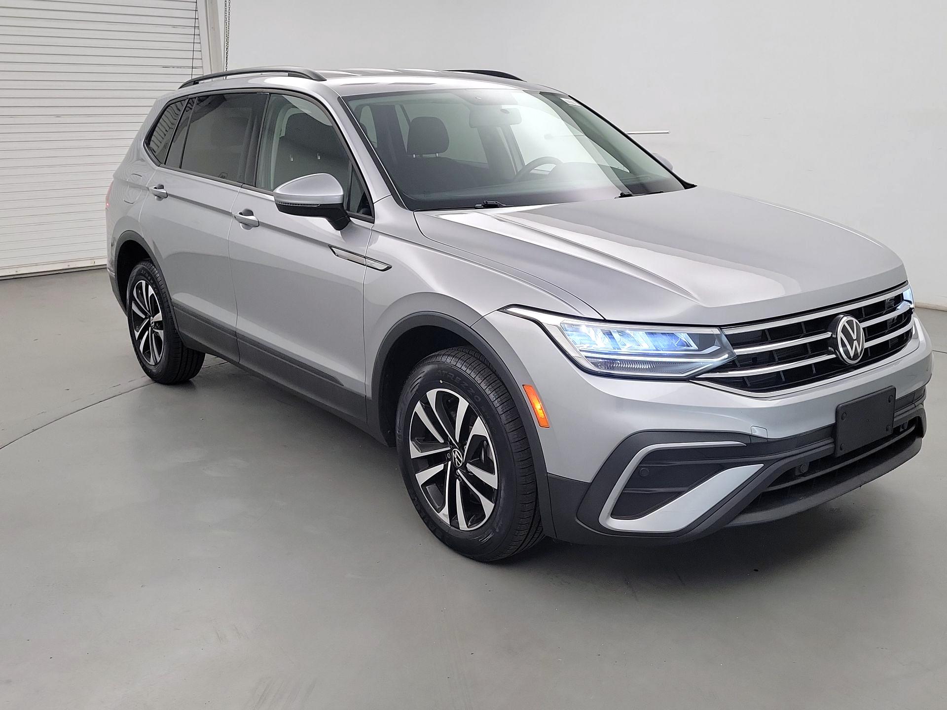 Thumbnail: 2022 Volkswagen Tiguan - 1