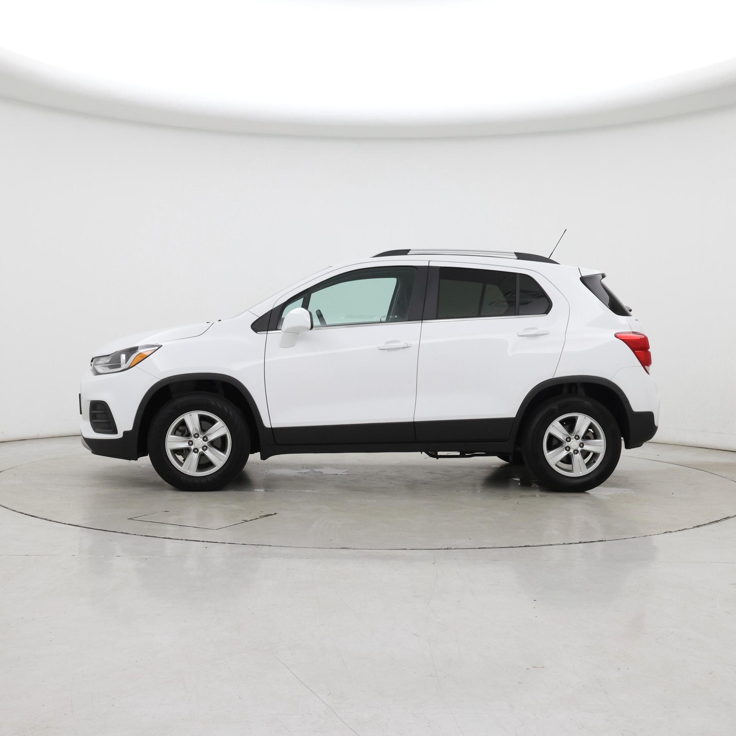 Thumbnail: 2020 Chevrolet Trax - 3