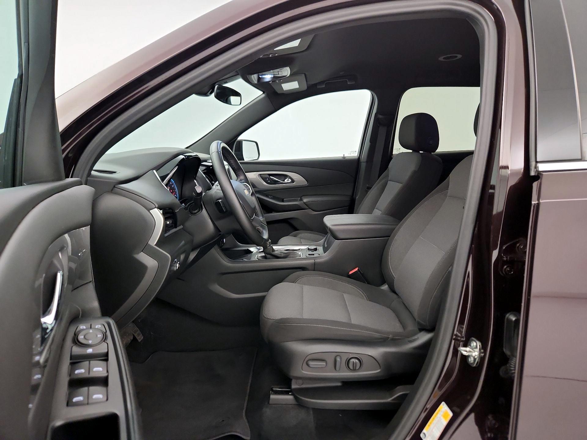 Thumbnail: 2023 Chevrolet Traverse - 11