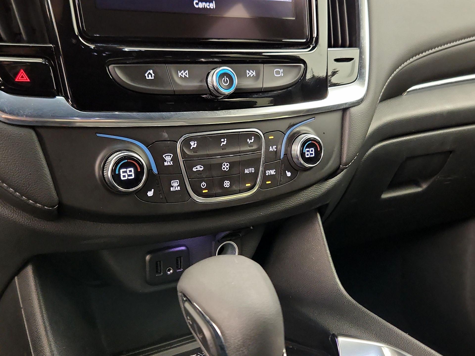 Thumbnail: 2023 Chevrolet Traverse - 16