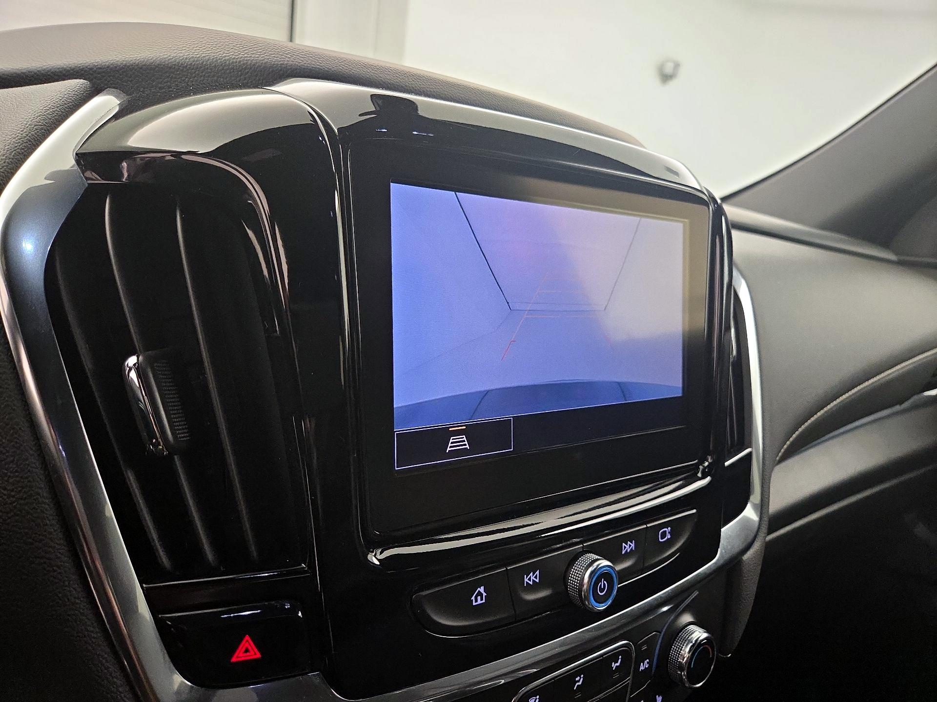 Thumbnail: 2023 Chevrolet Traverse - 14