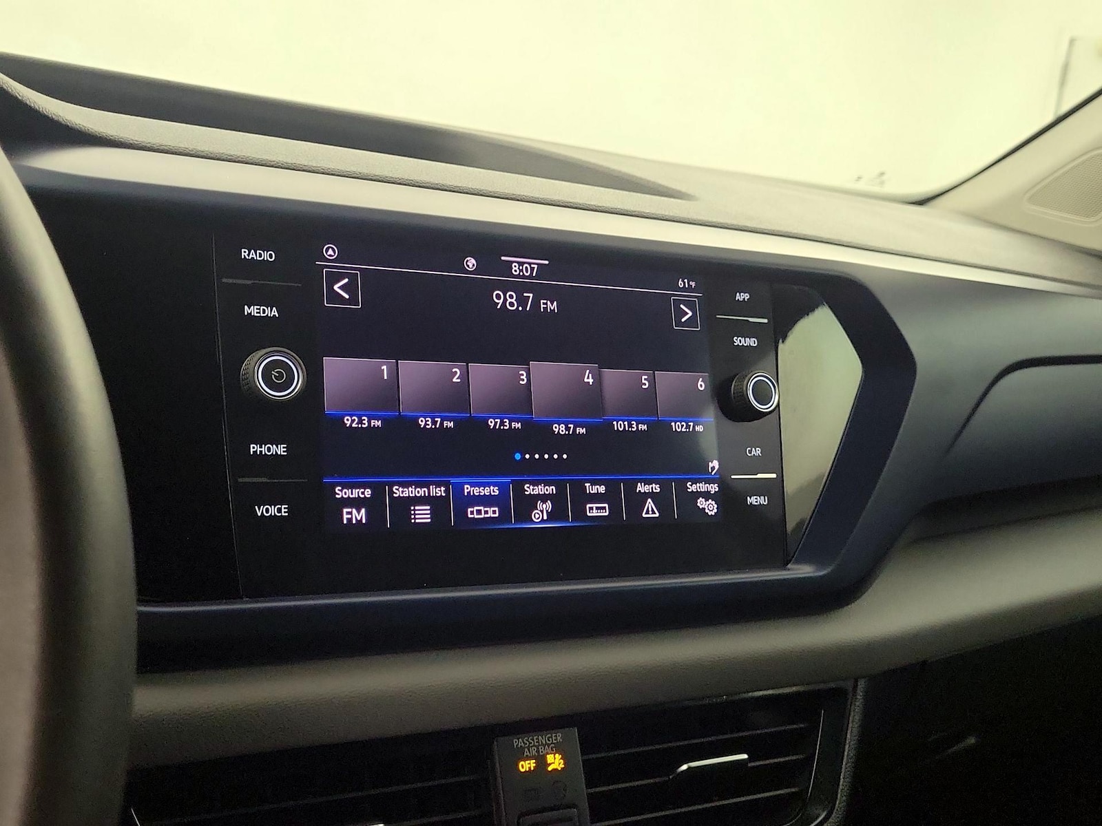 2023 Volkswagen Taos SE - Photo 14