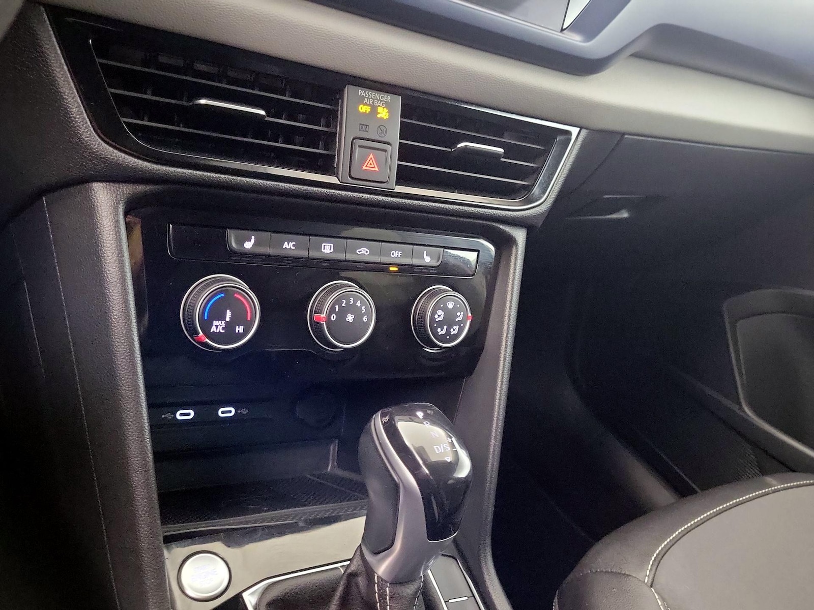 2023 Volkswagen Taos SE - Photo 15