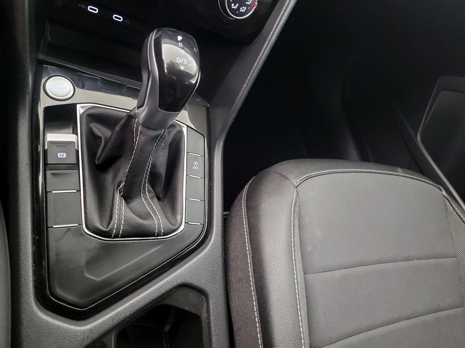 2023 Volkswagen Taos SE - Photo 16
