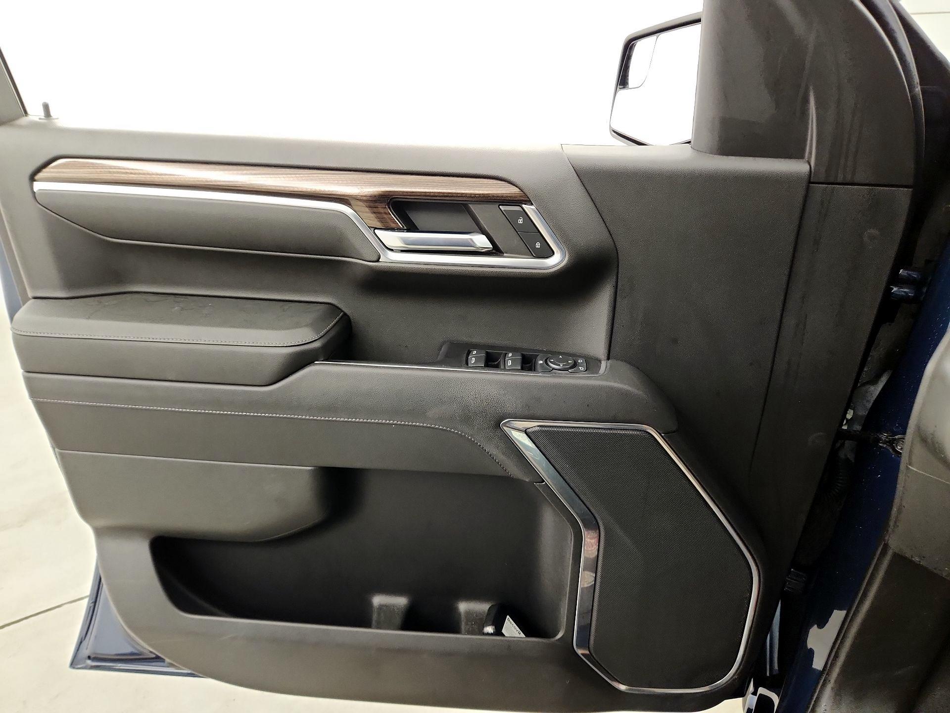 Thumbnail: 2023 Chevrolet Silverado 1500 - 10
