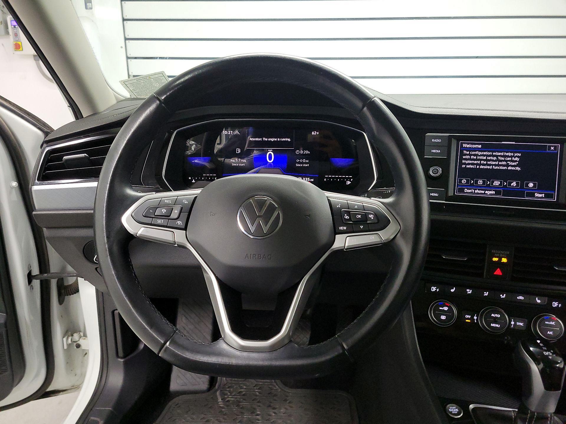 Thumbnail: 2023 Volkswagen Jetta - 10
