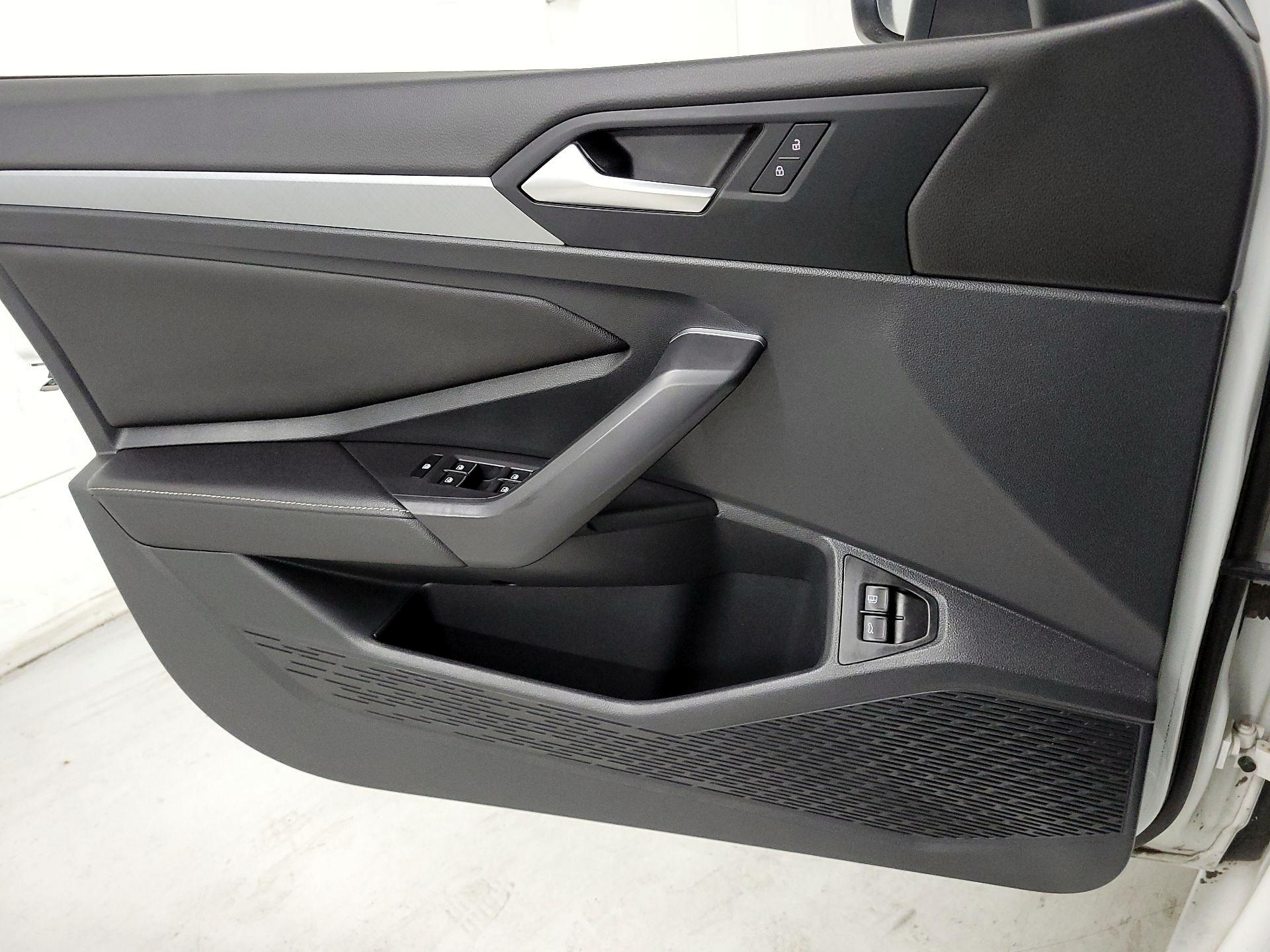 Thumbnail: 2023 Volkswagen Jetta - 12