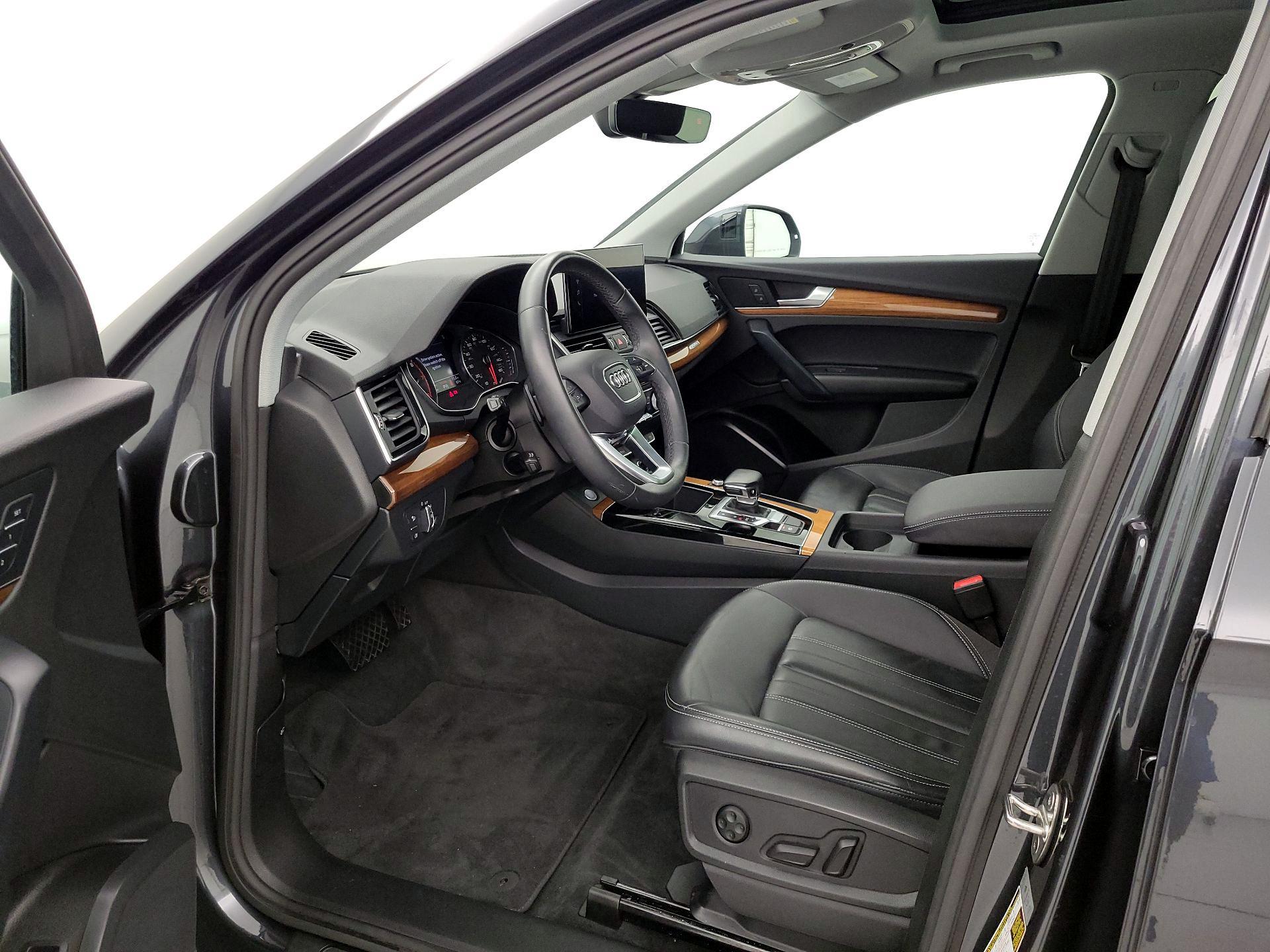Thumbnail: 2023 Audi Q5 - 11