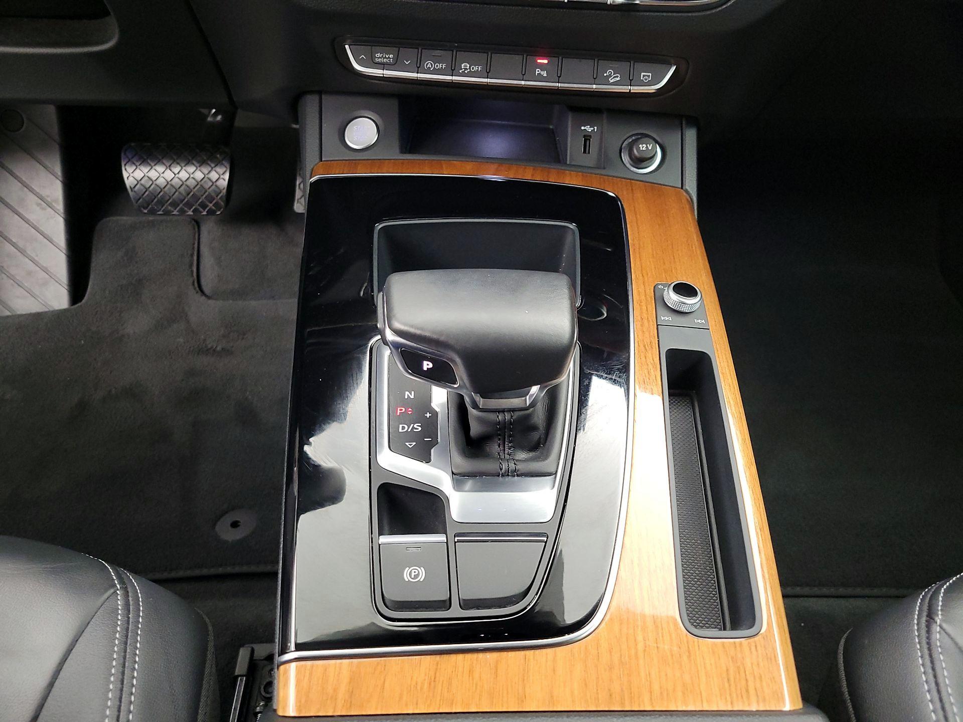 Thumbnail: 2023 Audi Q5 - 17