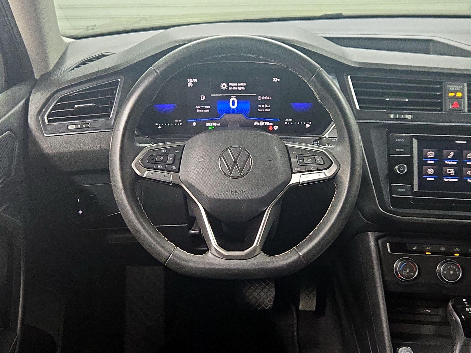 Thumbnail: 2023 Volkswagen Tiguan - 10