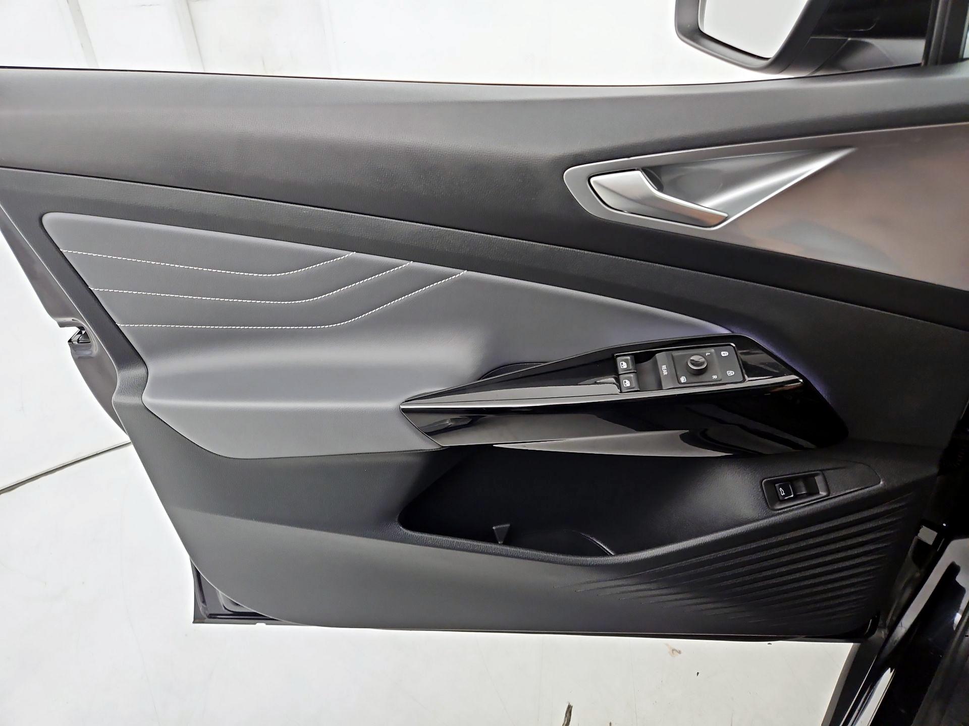 Thumbnail: 2023 Volkswagen ID.4 - 12