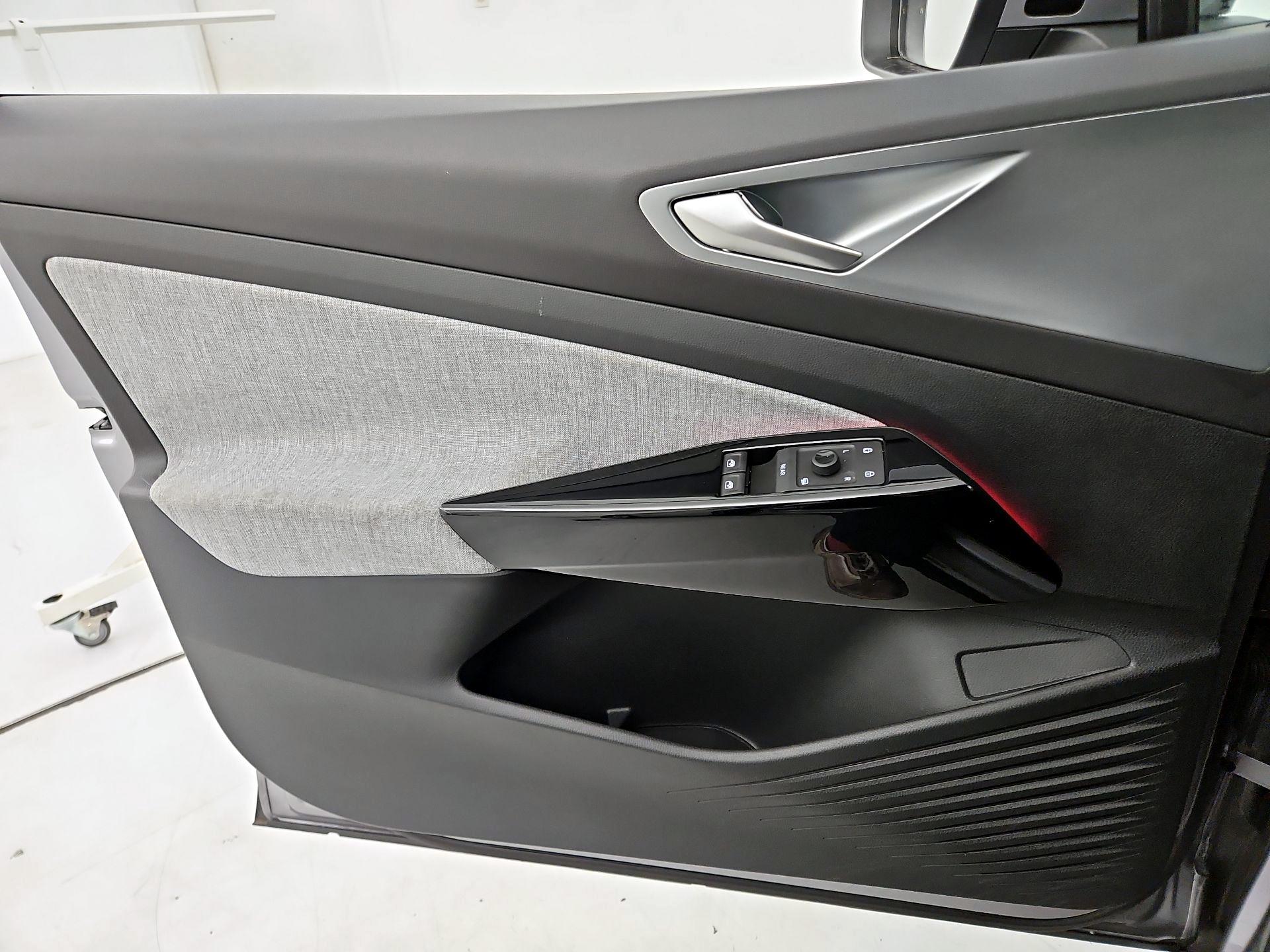 Thumbnail: 2023 Volkswagen ID.4 - 12