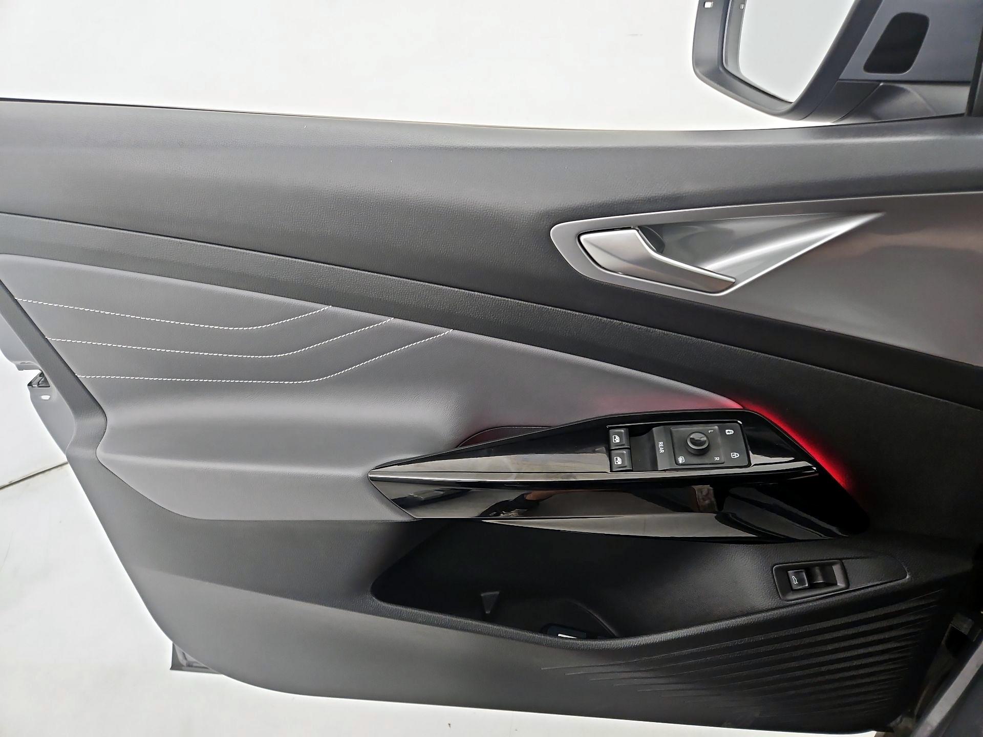 Thumbnail: 2023 Volkswagen ID.4 - 12