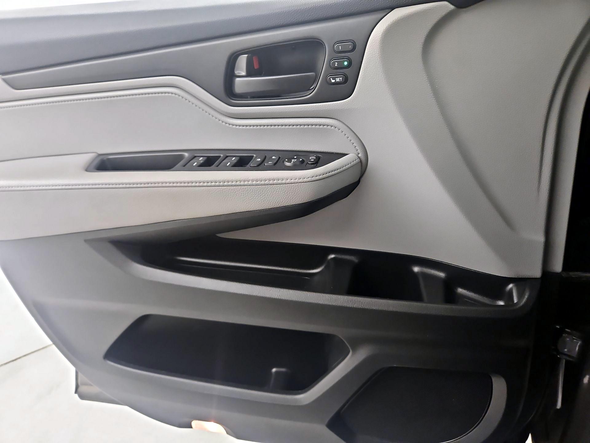 Thumbnail: 2020 Honda Odyssey - 12
