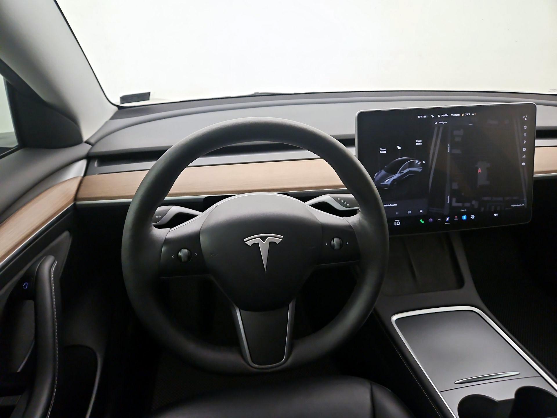 Thumbnail: 2023 Tesla Model 3 - 10