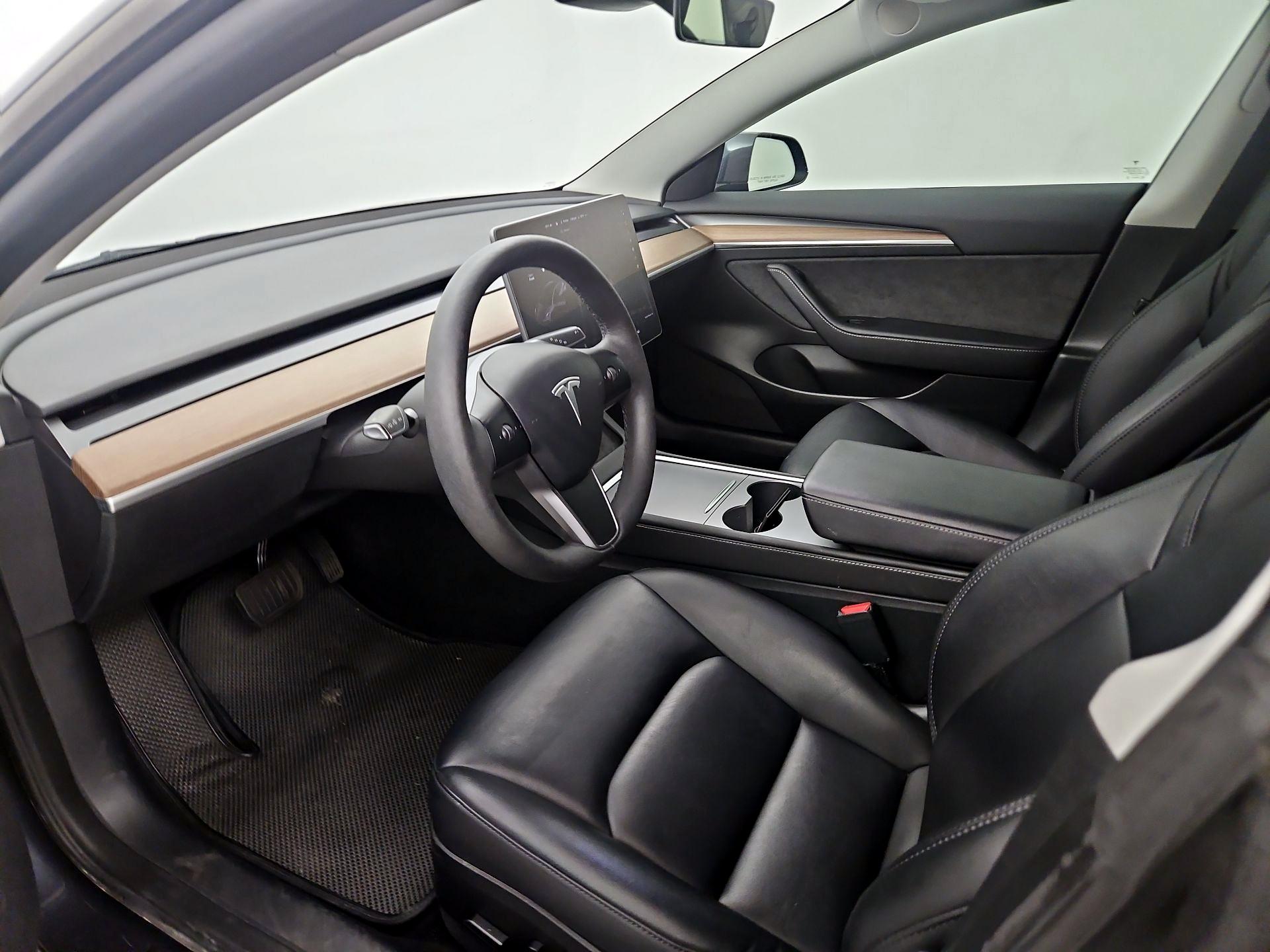 Thumbnail: 2023 Tesla Model 3 - 11