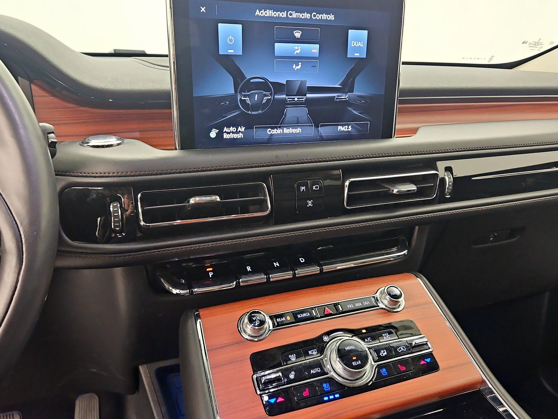 Thumbnail: 2024 Lincoln Aviator - 17