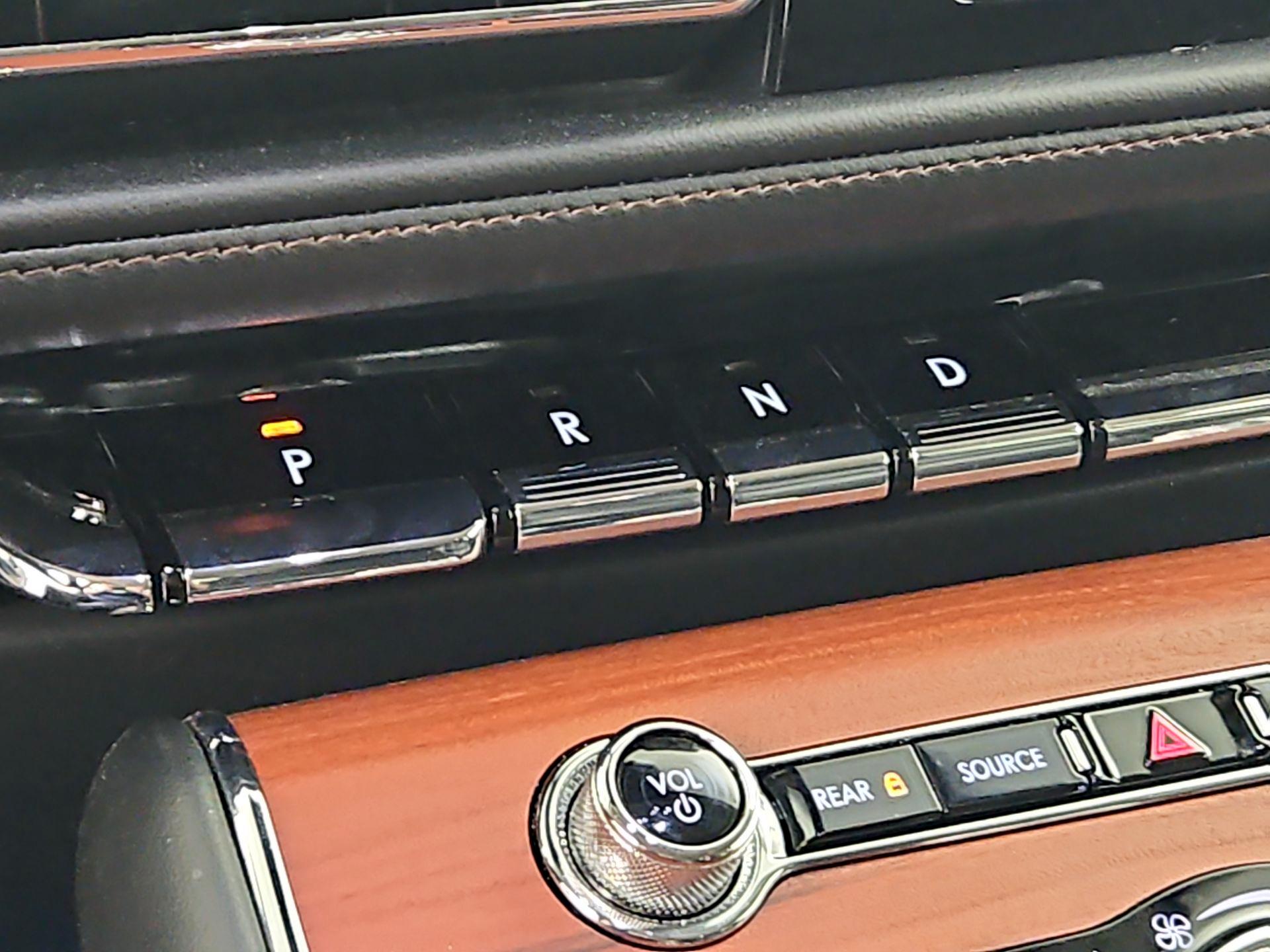Thumbnail: 2024 Lincoln Aviator - 18