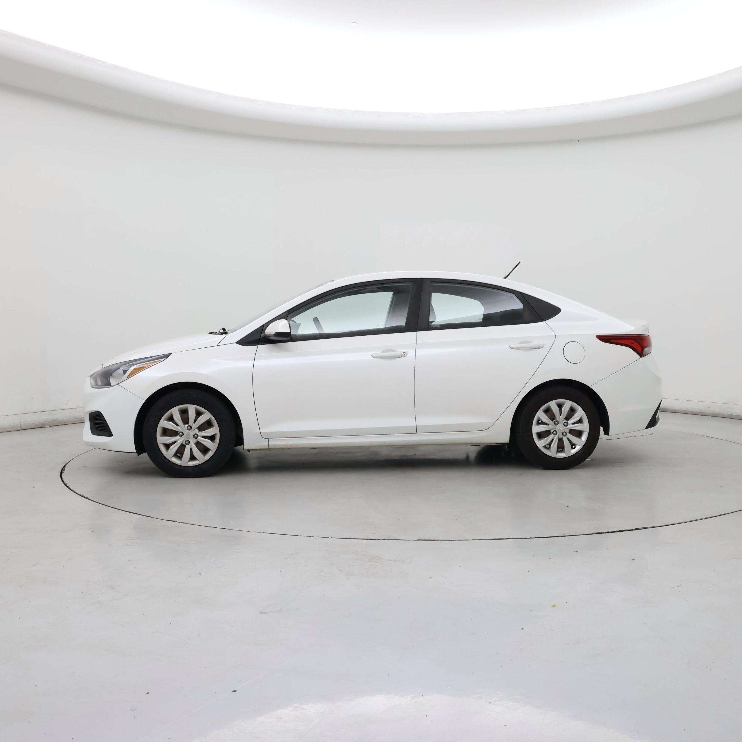 Thumbnail: 2019 Hyundai Accent - 3