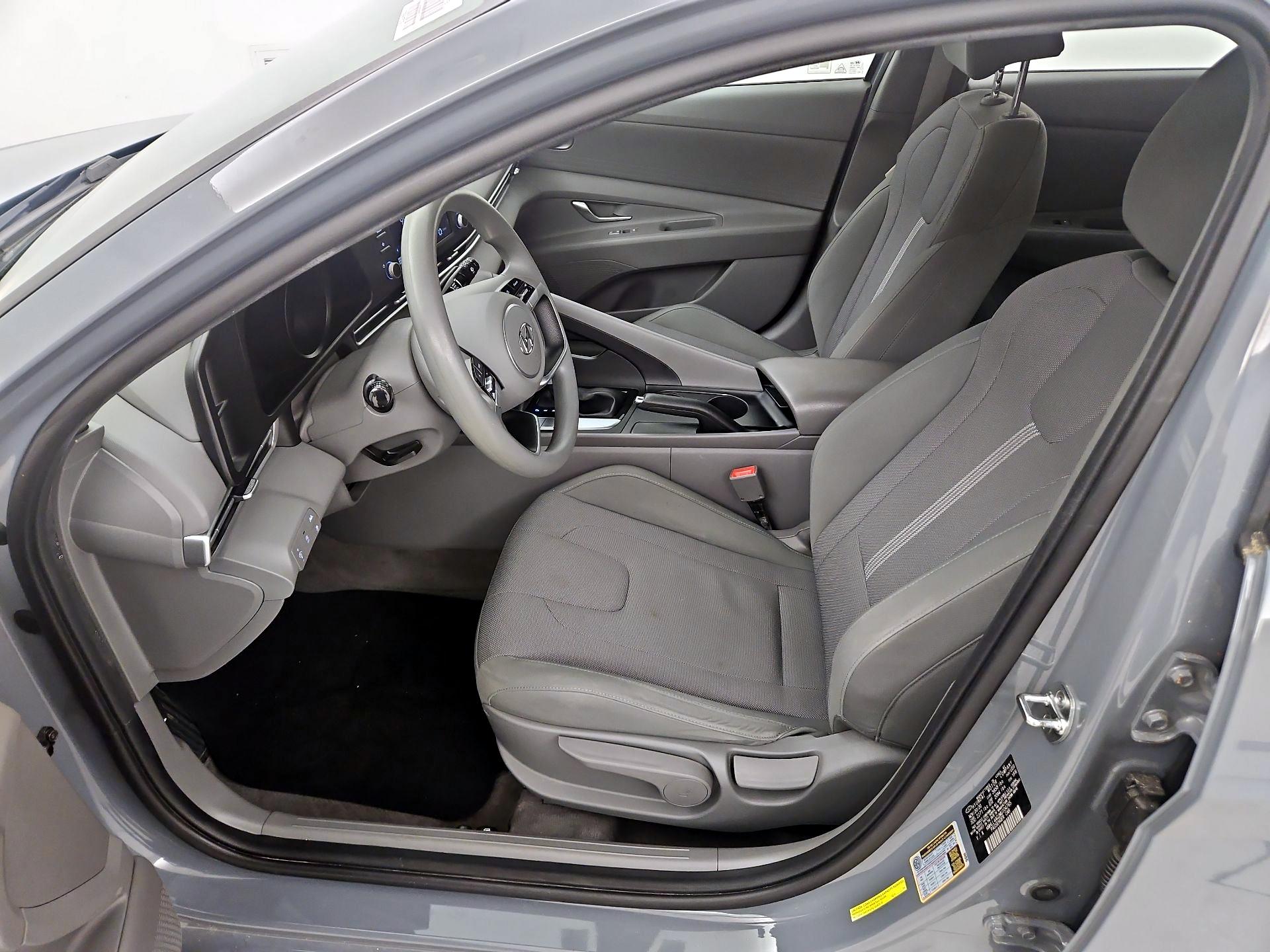 Thumbnail: 2021 Hyundai Elantra - 11