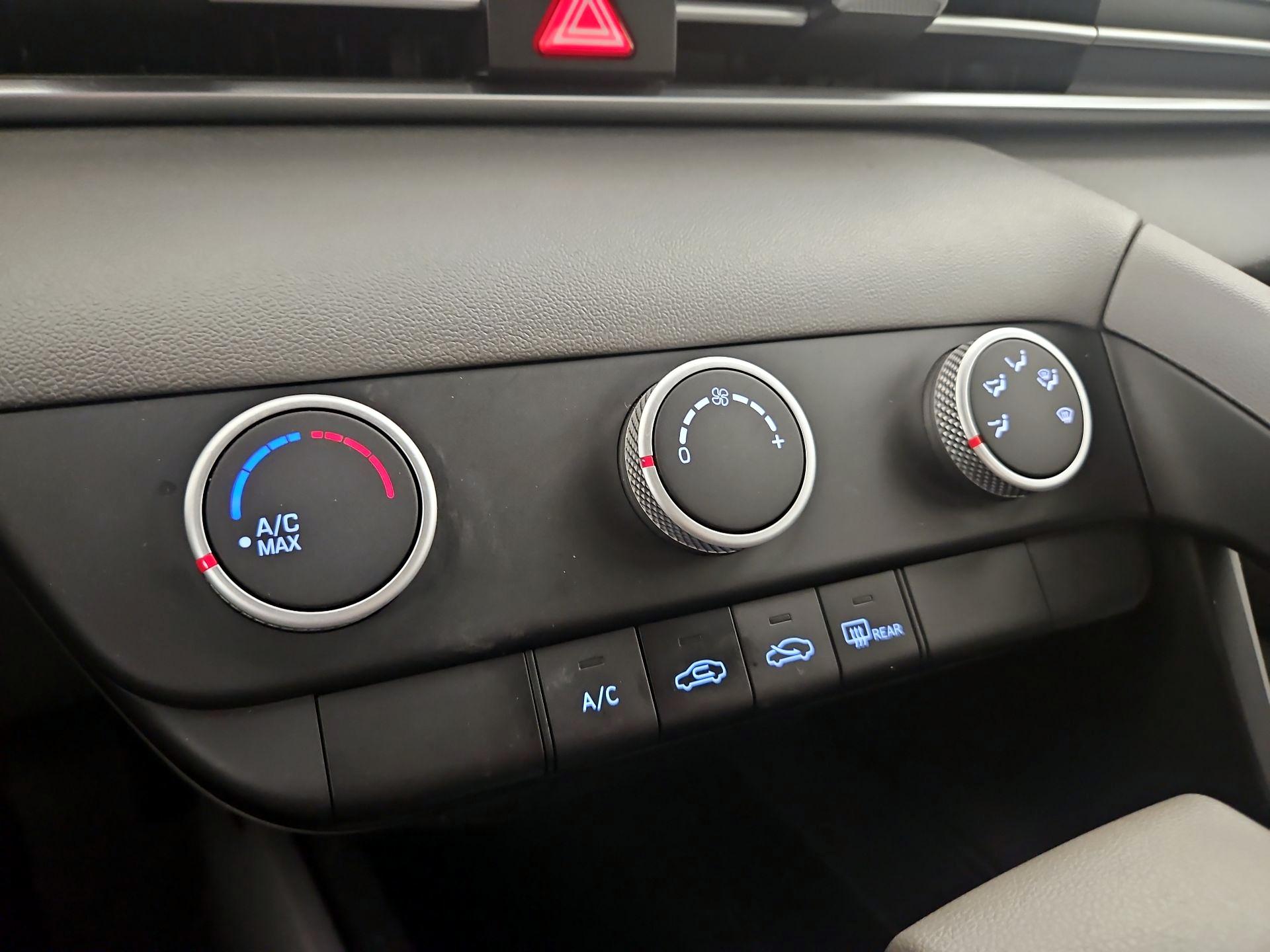 Thumbnail: 2021 Hyundai Elantra - 16