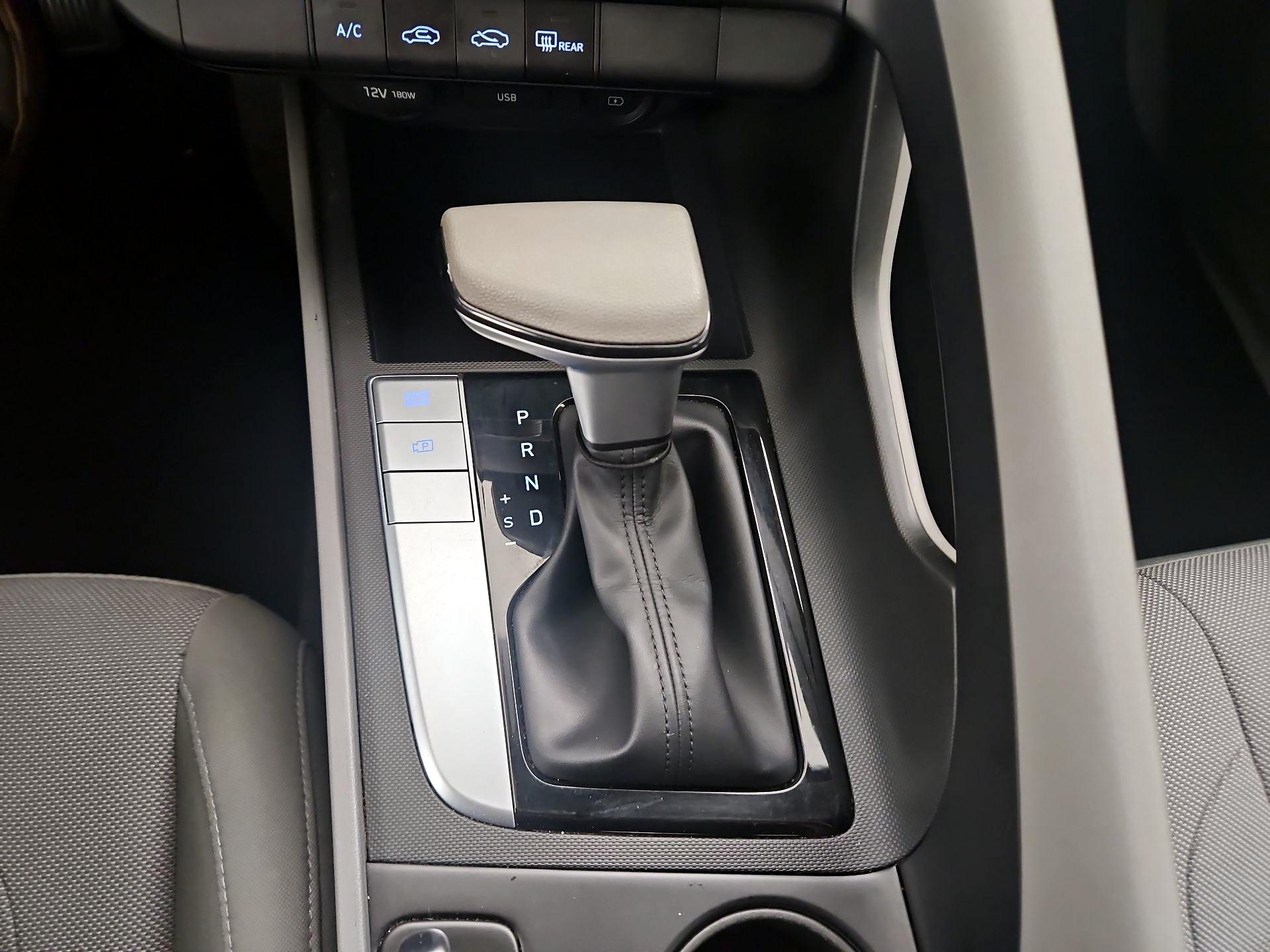 Thumbnail: 2021 Hyundai Elantra - 17