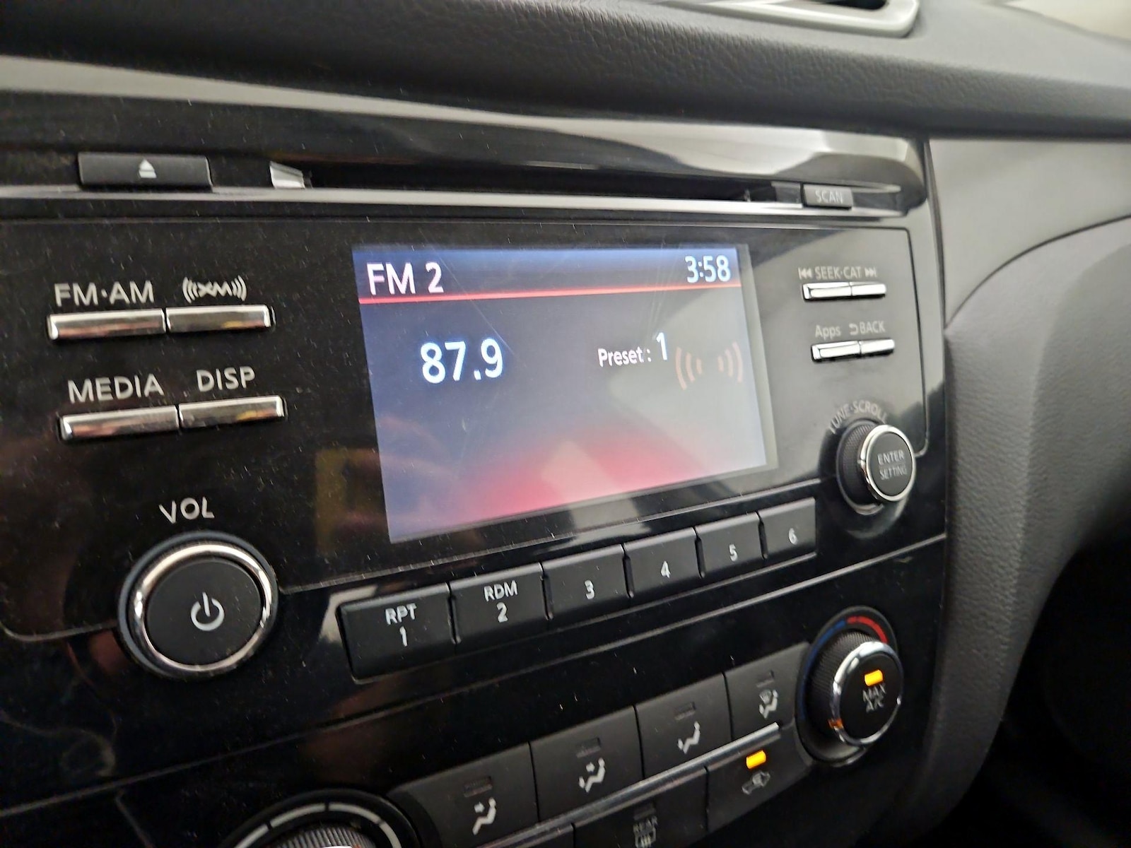 2016 Nissan Rogue S - Photo 16